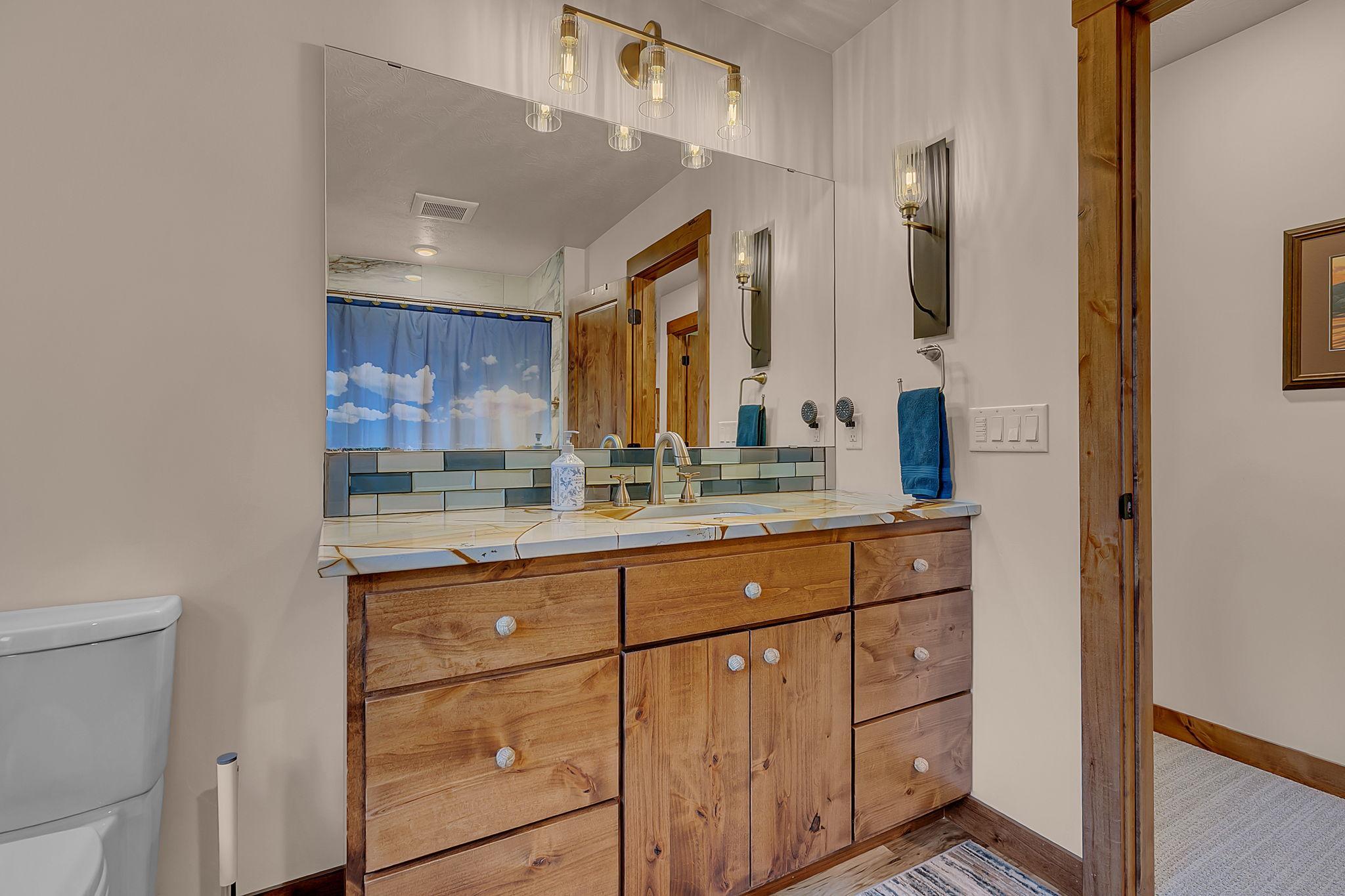 2025 single family home for sale at 3304 Latoka Beach Road SW in Alexandria, MN — 3 bed, 3 bath (photo 61 of 100)