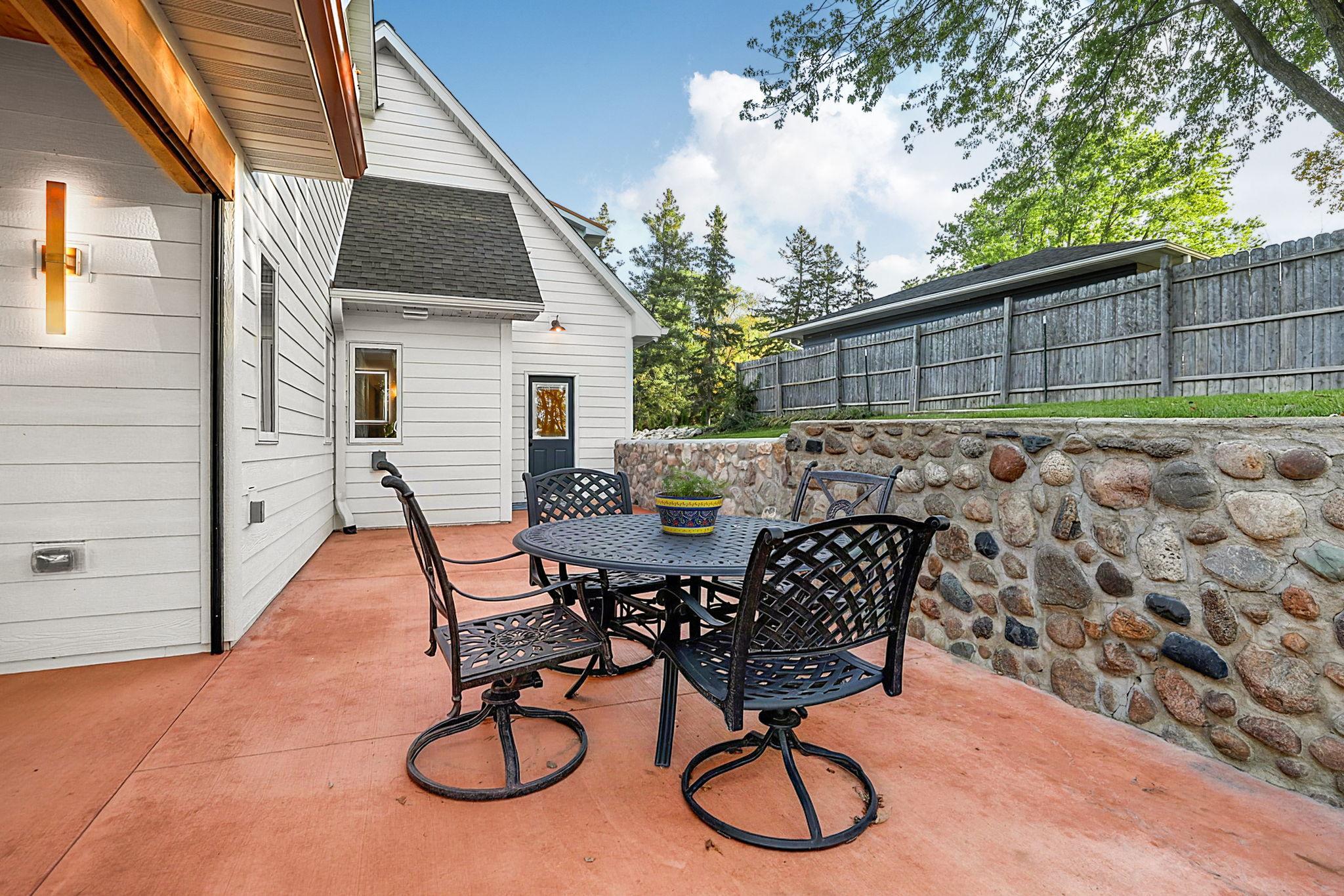 2025 single family home for sale at 3304 Latoka Beach Road SW in Alexandria, MN — 3 bed, 3 bath (photo 66 of 100)