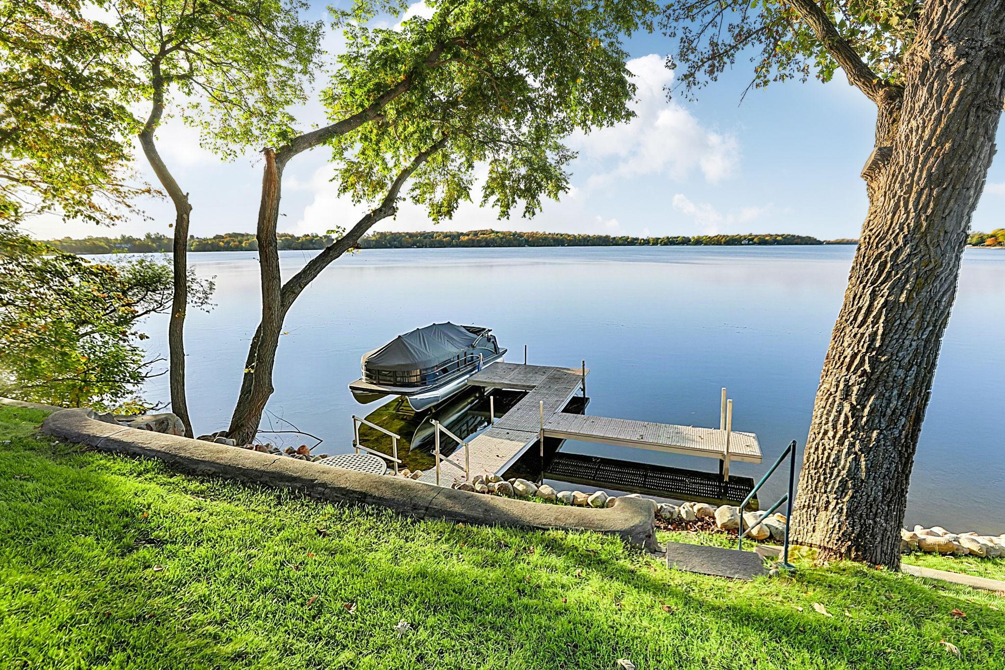 2025 single family home for sale at 3304 Latoka Beach Road SW in Alexandria, MN — 3 bed, 3 bath (photo 8 of 100)