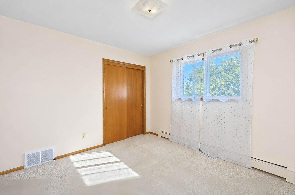 1968 single family home for sale at 2844 NE Longfellow Road N in Fargo, ND — 3 bed, 3 bath (photo 21 of 44)