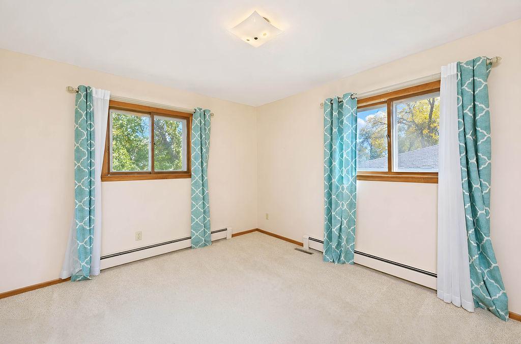 1968 single family home for sale at 2844 NE Longfellow Road N in Fargo, ND — 3 bed, 3 bath (photo 22 of 44)