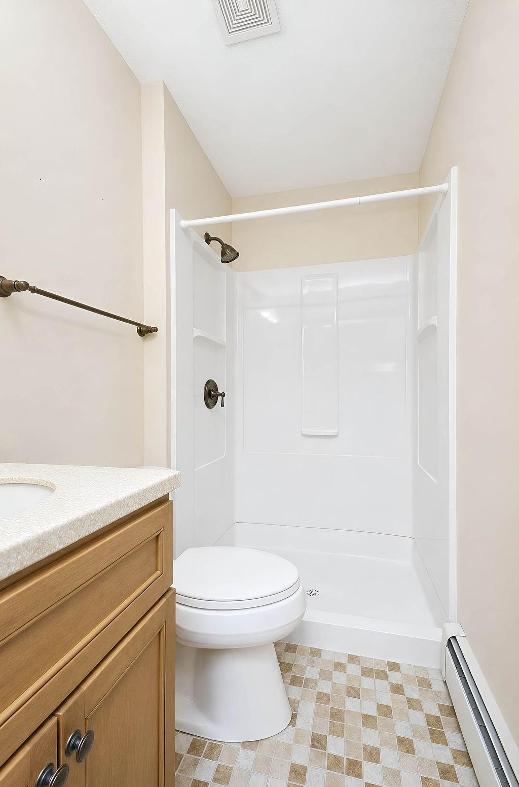 1968 single family home for sale at 2844 NE Longfellow Road N in Fargo, ND — 3 bed, 3 bath (photo 27 of 44)