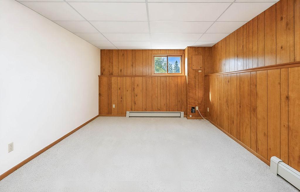 1968 single family home for sale at 2844 NE Longfellow Road N in Fargo, ND — 3 bed, 3 bath (photo 32 of 44)