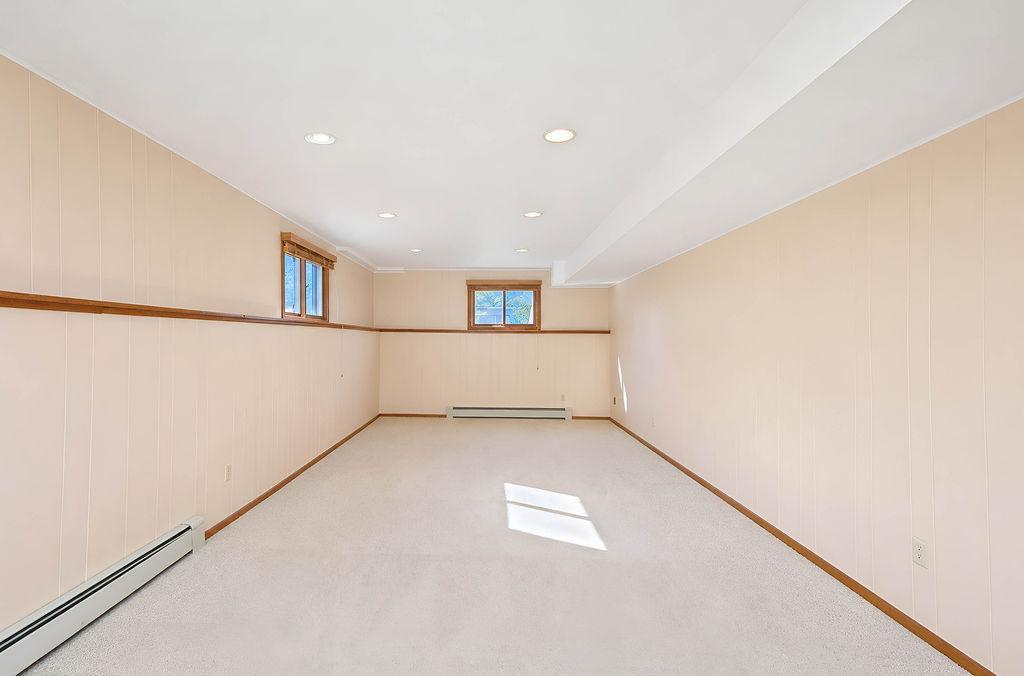 1968 single family home for sale at 2844 NE Longfellow Road N in Fargo, ND — 3 bed, 3 bath (photo 34 of 44)