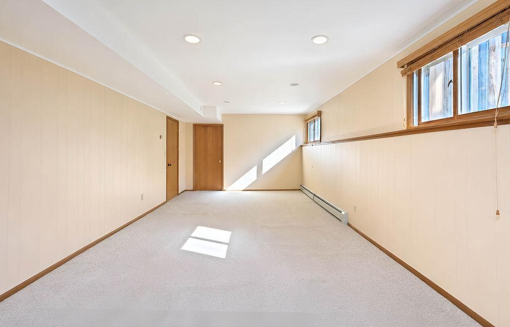 1968 single family home for sale at 2844 NE Longfellow Road N in Fargo, ND — 3 bed, 3 bath (photo 35 of 44)