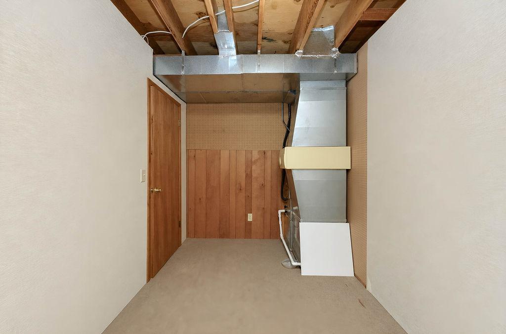 1968 single family home for sale at 2844 NE Longfellow Road N in Fargo, ND — 3 bed, 3 bath (photo 38 of 44)