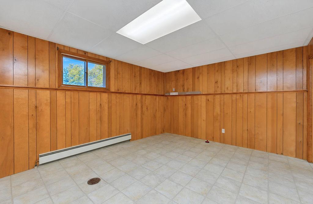 1968 single family home for sale at 2844 NE Longfellow Road N in Fargo, ND — 3 bed, 3 bath (photo 39 of 44)