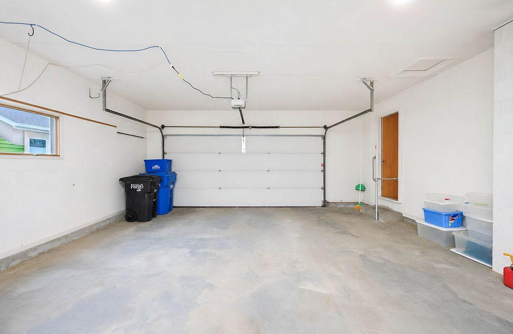 1968 single family home for sale at 2844 NE Longfellow Road N in Fargo, ND — 3 bed, 3 bath (photo 44 of 44)