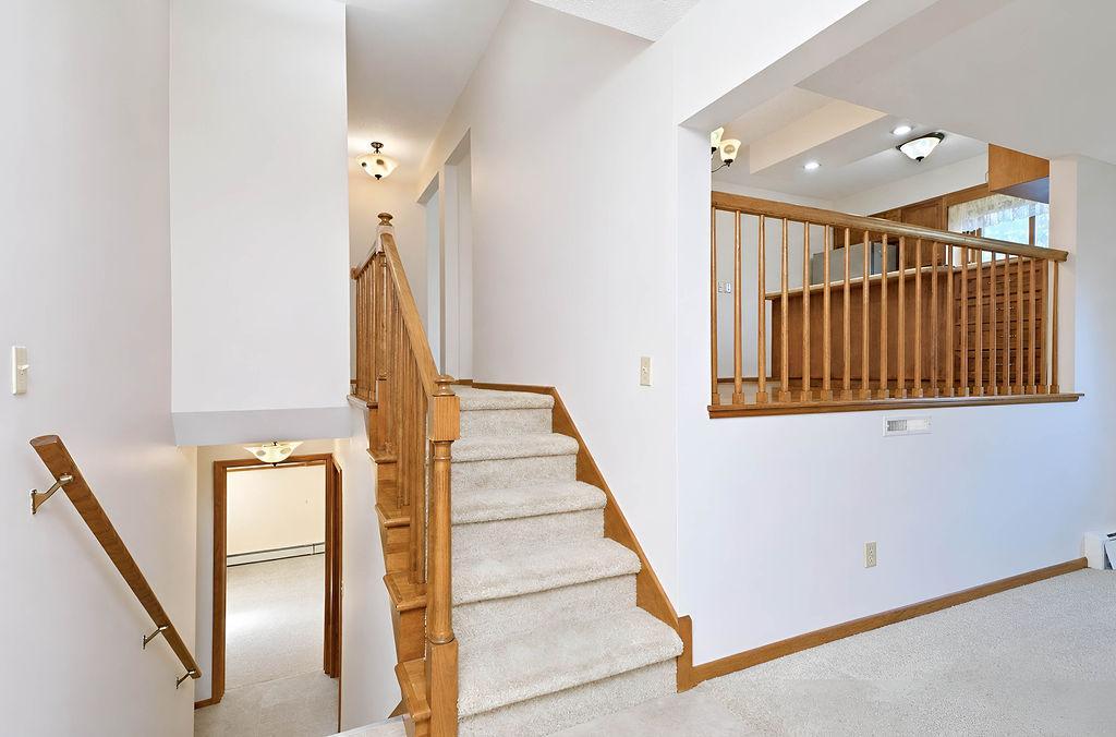 1968 single family home for sale at 2844 NE Longfellow Road N in Fargo, ND — 3 bed, 3 bath (photo 7 of 44)