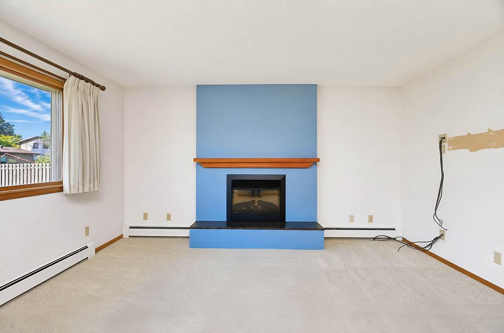 1968 single family home for sale at 2844 NE Longfellow Road N in Fargo, ND — 3 bed, 3 bath (photo 8 of 44)