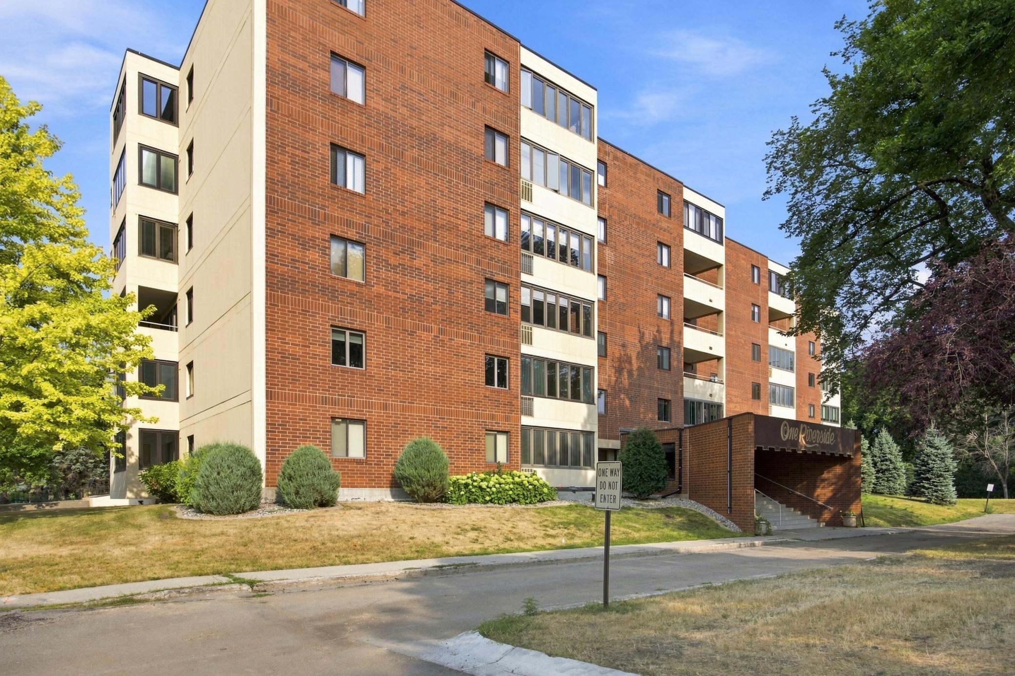 1978 condo for sale at 105 3rd Street N, Unit 508 in Moorhead, MN — 2 bed, 2 bath (photo 2 of 36)