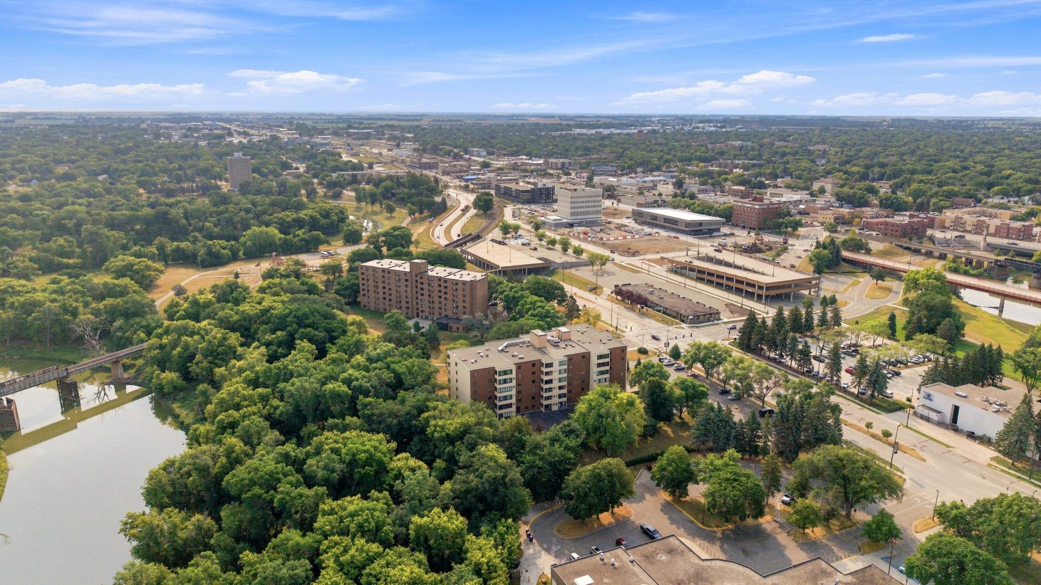 1978 condo for sale at 105 3rd Street N, Unit 508 in Moorhead, MN — 2 bed, 2 bath (photo 32 of 36)