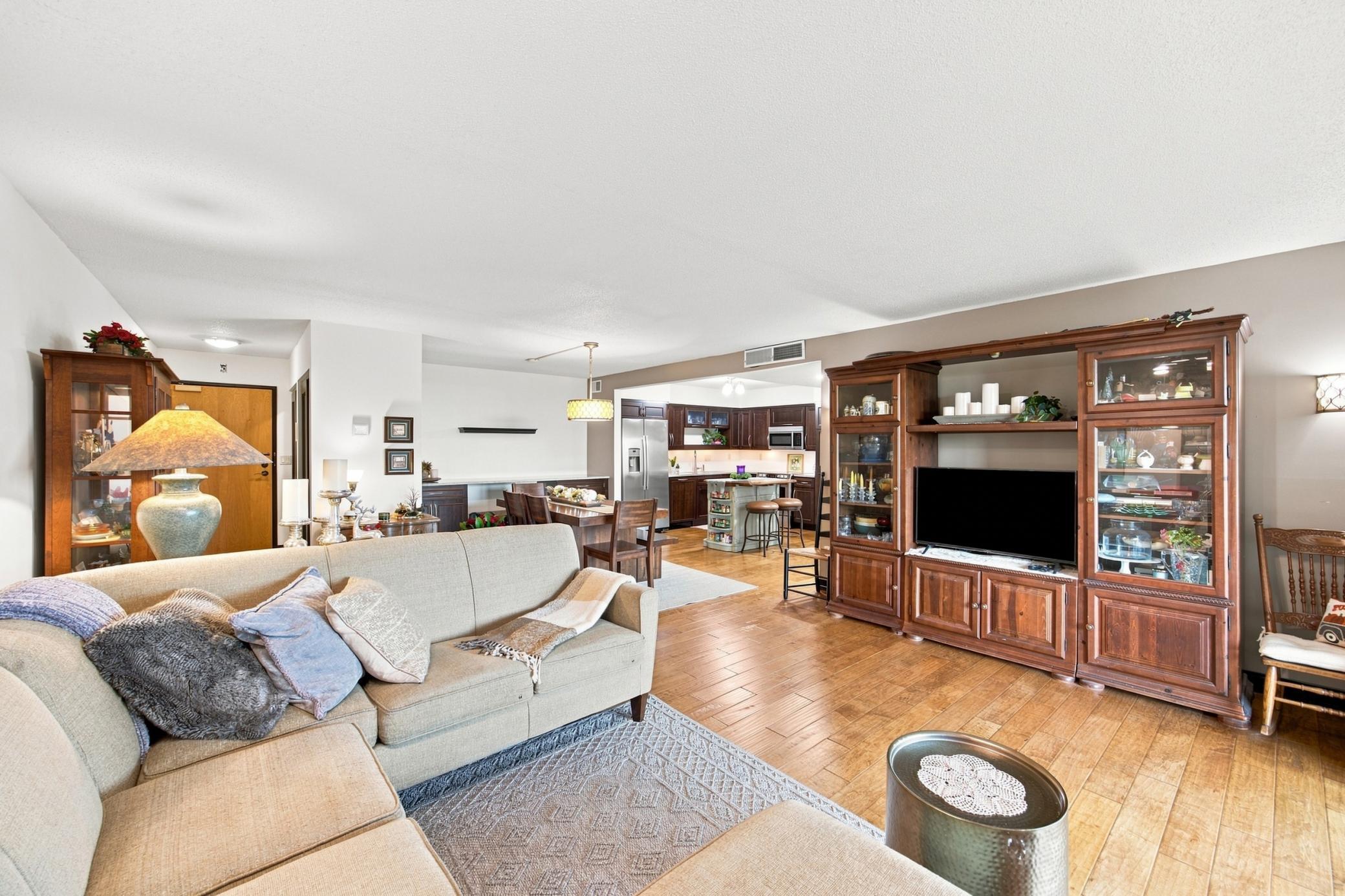 1978 condo for sale at 105 3rd Street N, Unit 508 in Moorhead, MN — 2 bed, 2 bath (photo 10 of 36)