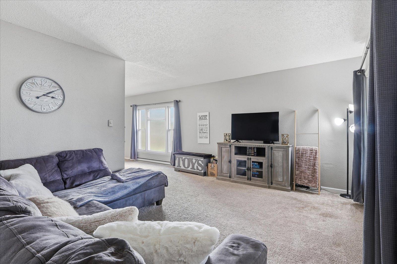 1900 single family home for sale at 521 N 8th Street in Brainerd, MN — 4 bed, 1 bath (photo 2 of 24)