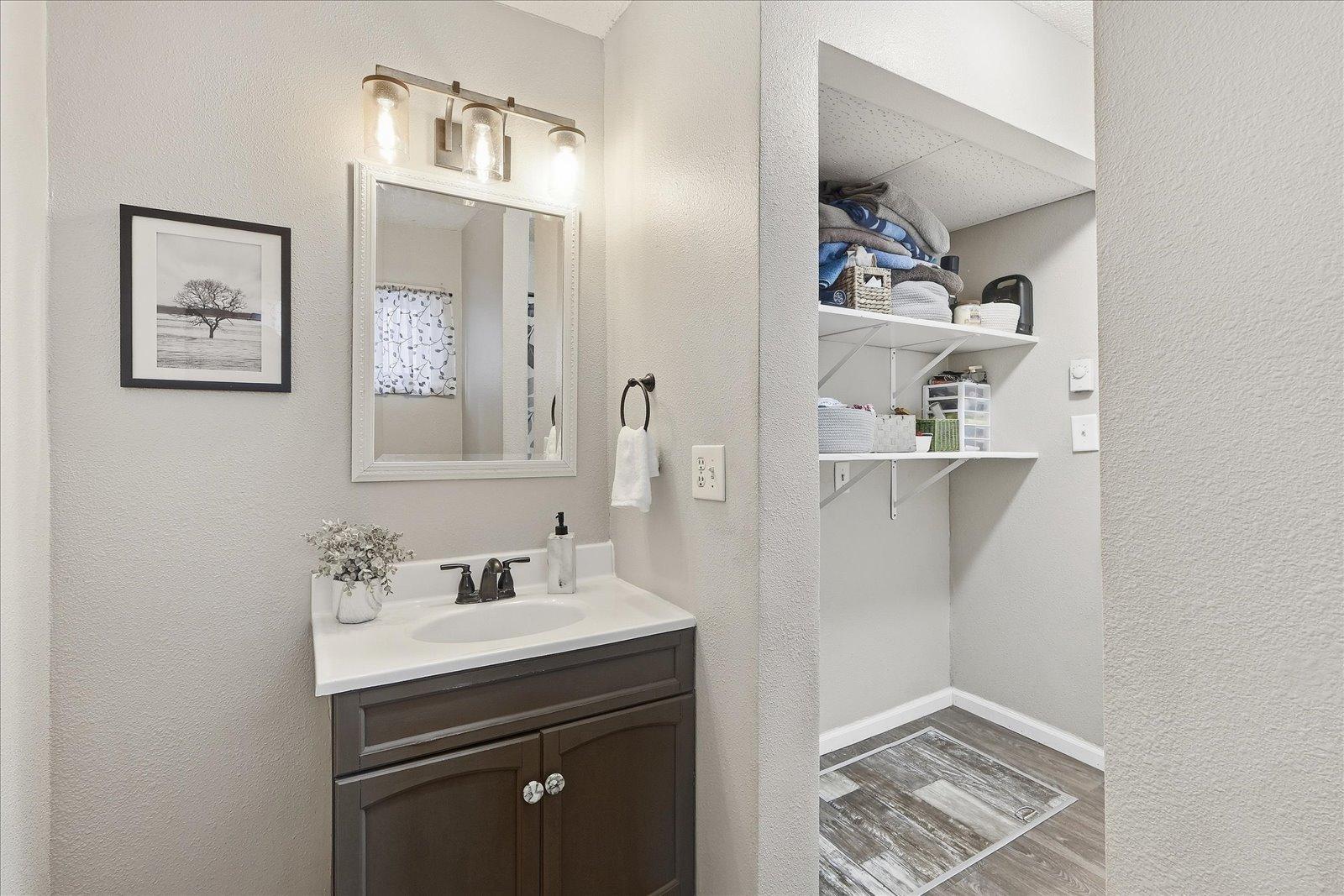 1900 single family home for sale at 521 N 8th Street in Brainerd, MN — 4 bed, 1 bath (photo 11 of 24)