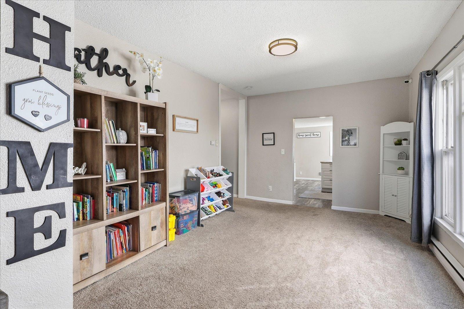 1900 single family home for sale at 521 N 8th Street in Brainerd, MN — 4 bed, 1 bath (photo 5 of 24)