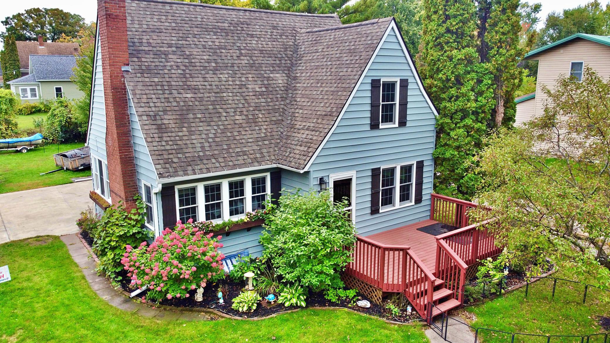 1937 single family home for sale at 21 1st Street SE in Aitkin, MN — 4 bed, 3 bath (photo 2 of 26)