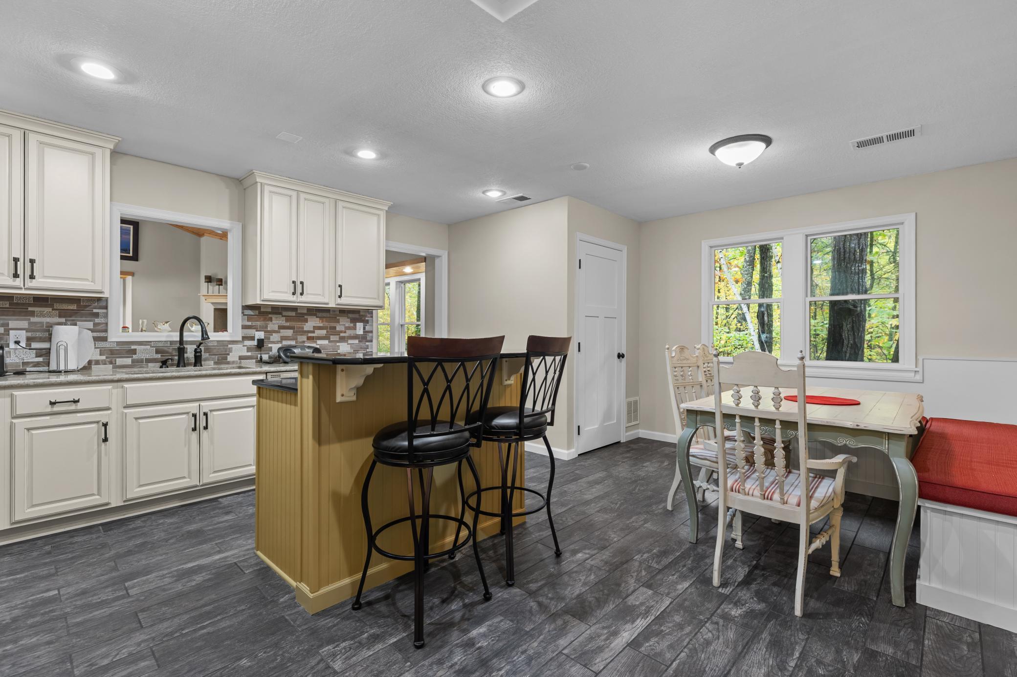 2010 single family home for sale at 27499 W Twin Lake Drive in Pequot Lakes, MN — 3 bed, 2 bath (photo 8 of 47)
