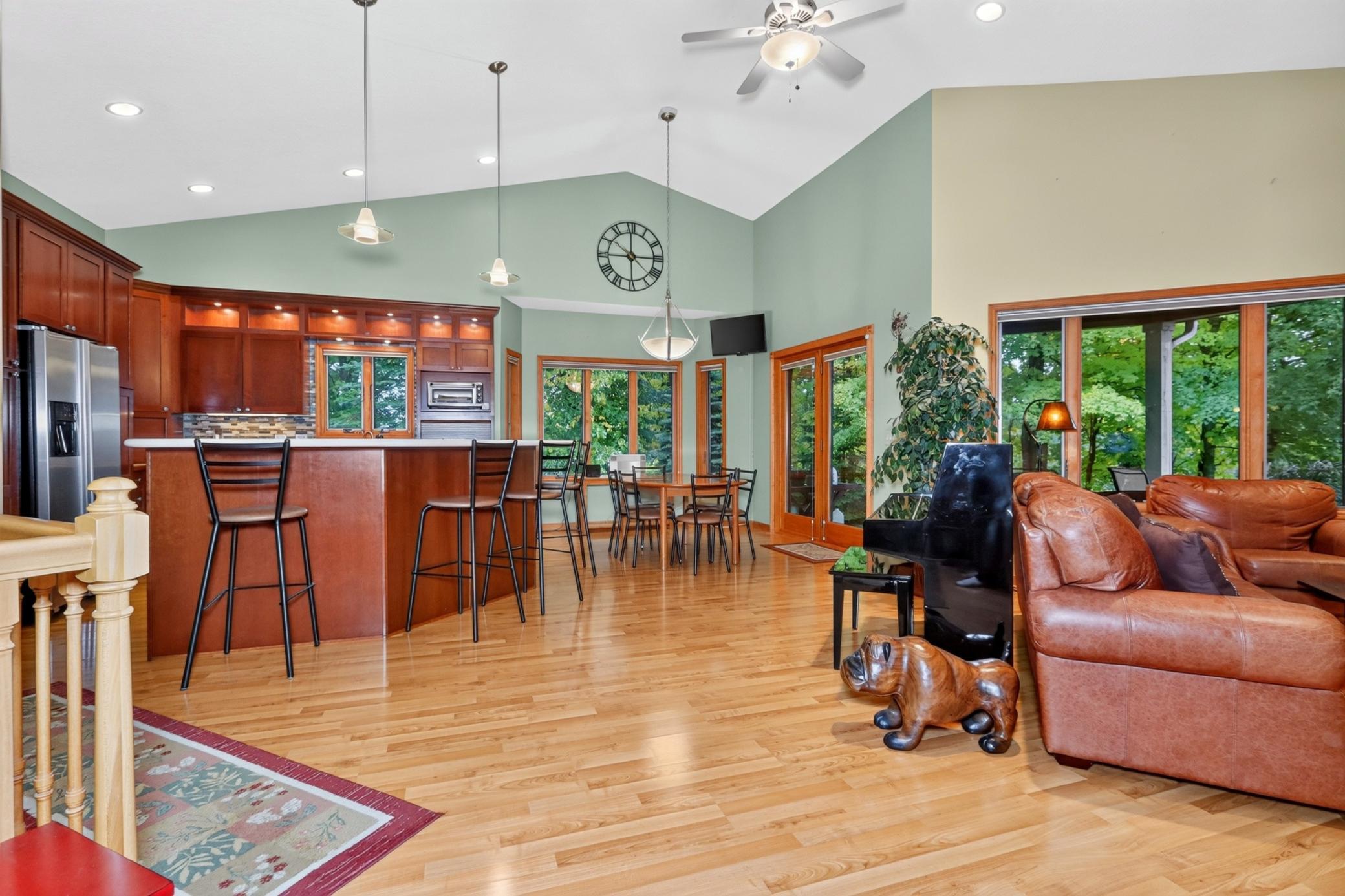 2004 single family home for sale at 119 Eagle Drive in Coleraine, MN — 4 bed, 4 bath (photo 11 of 68)