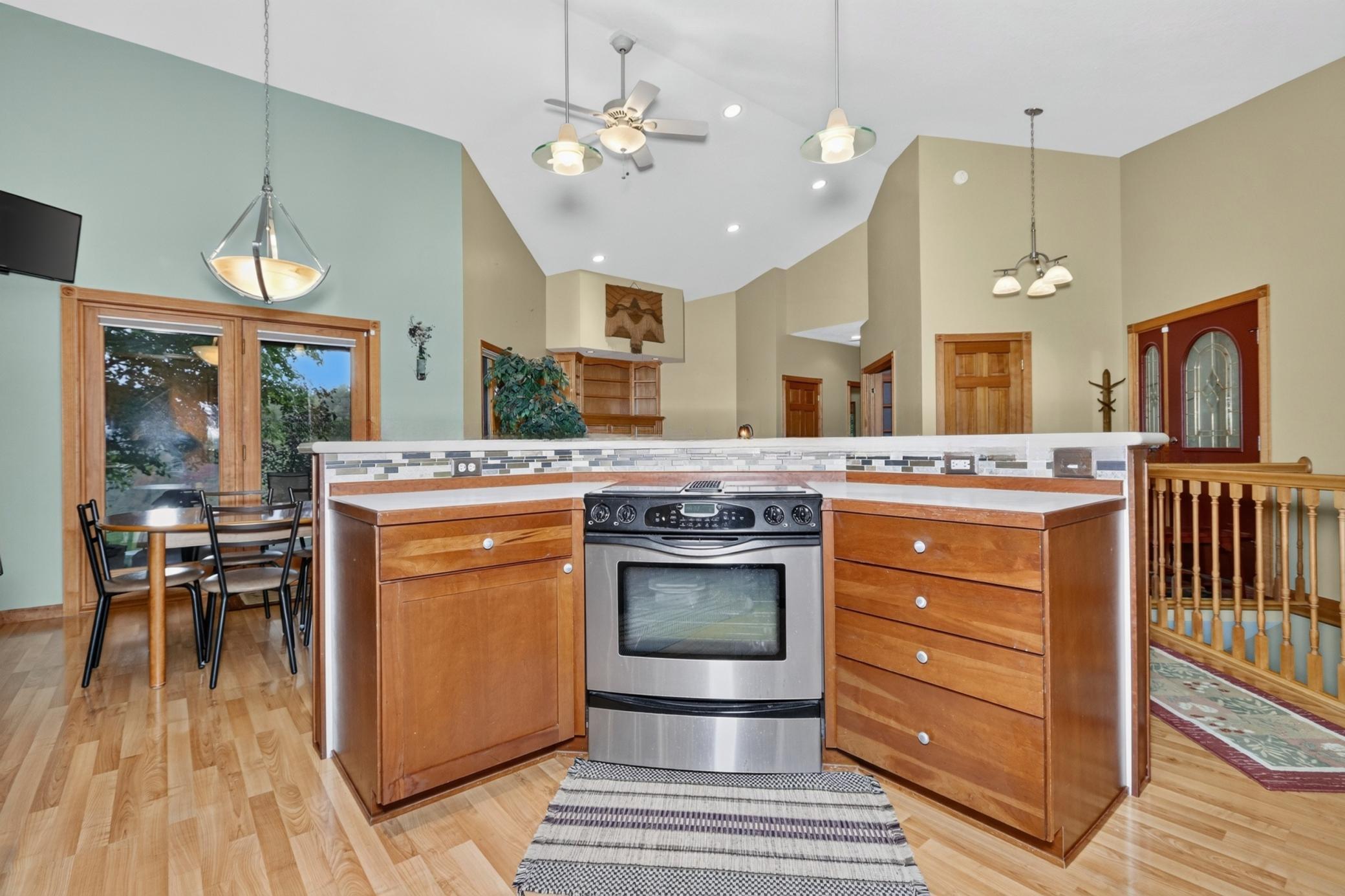 2004 single family home for sale at 119 Eagle Drive in Coleraine, MN — 4 bed, 4 bath (photo 14 of 68)