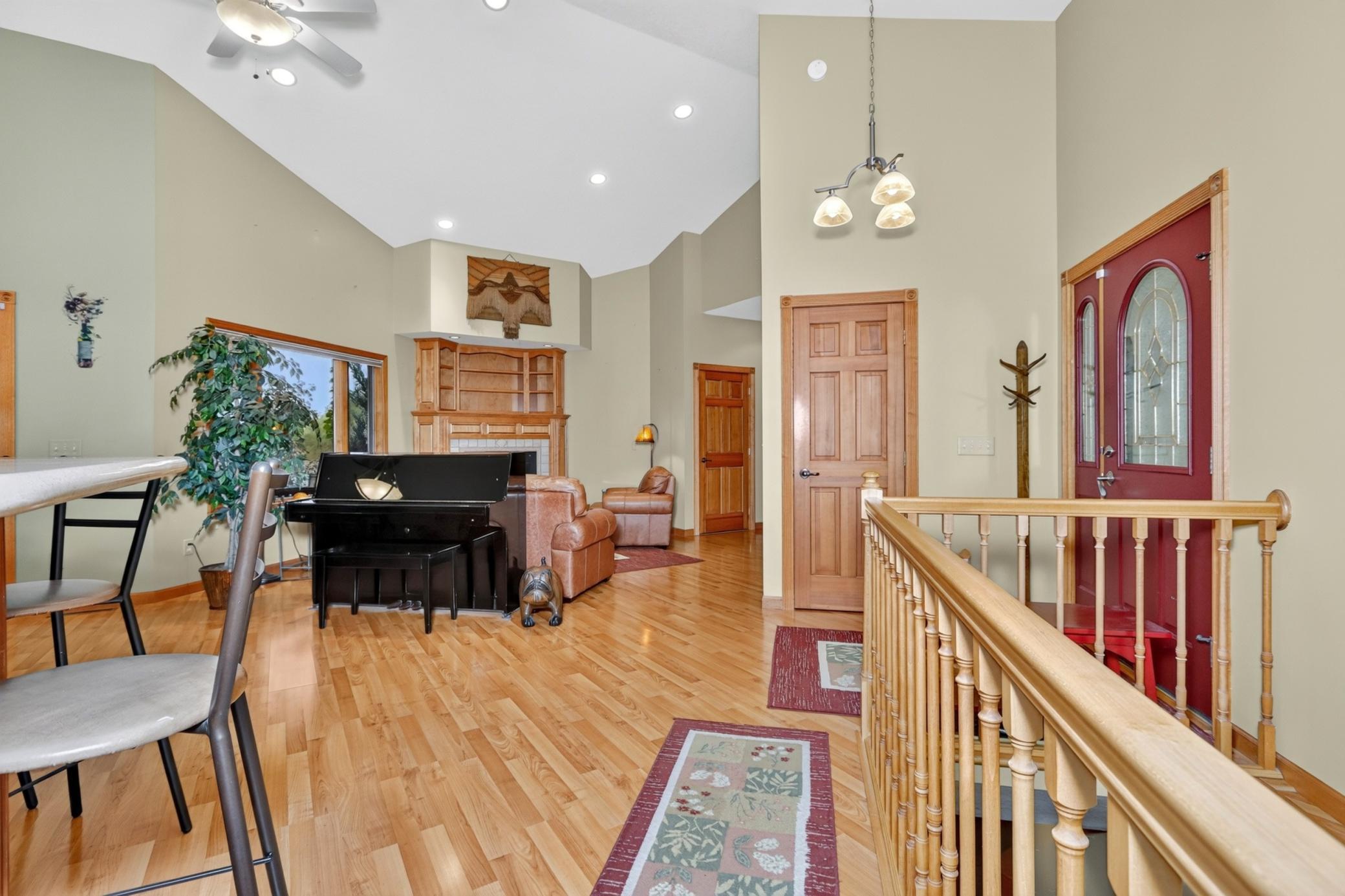 2004 single family home for sale at 119 Eagle Drive in Coleraine, MN — 4 bed, 4 bath (photo 17 of 68)