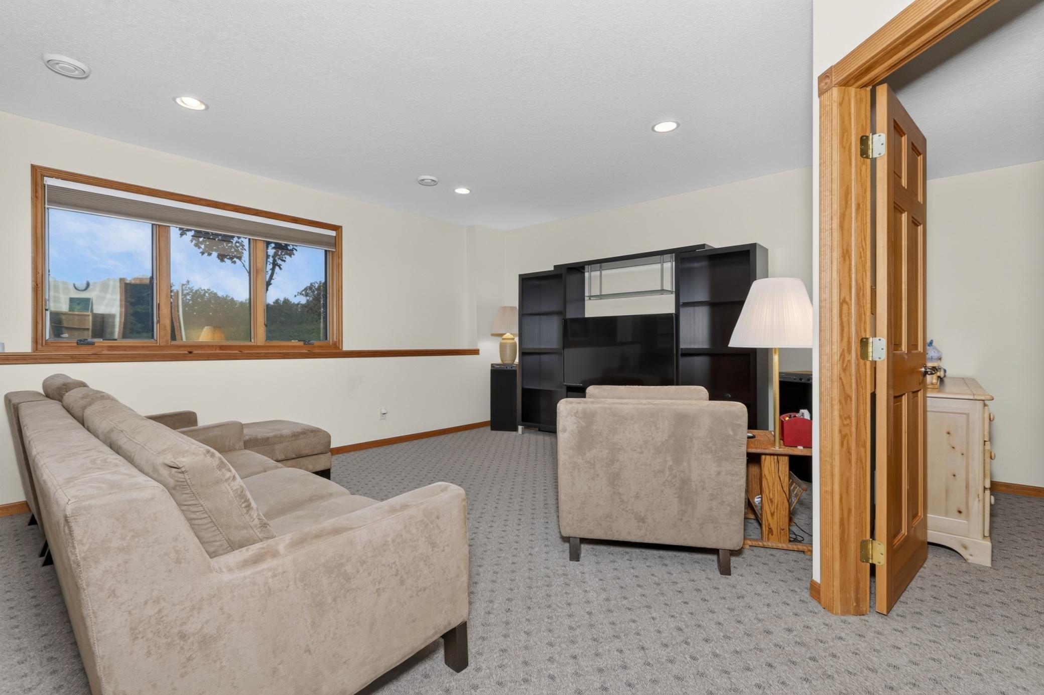 2004 single family home for sale at 119 Eagle Drive in Coleraine, MN — 4 bed, 4 bath (photo 37 of 68)