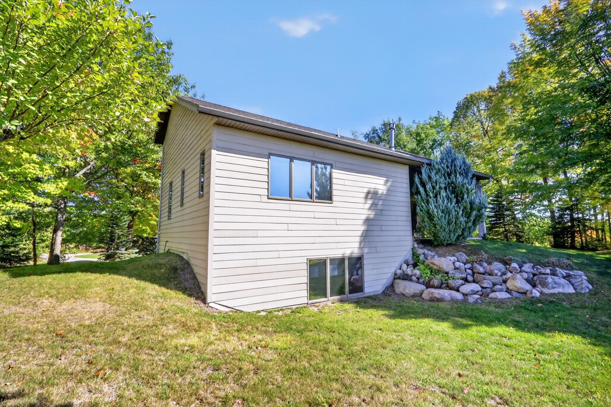 2004 single family home for sale at 119 Eagle Drive in Coleraine, MN — 4 bed, 4 bath (photo 54 of 68)