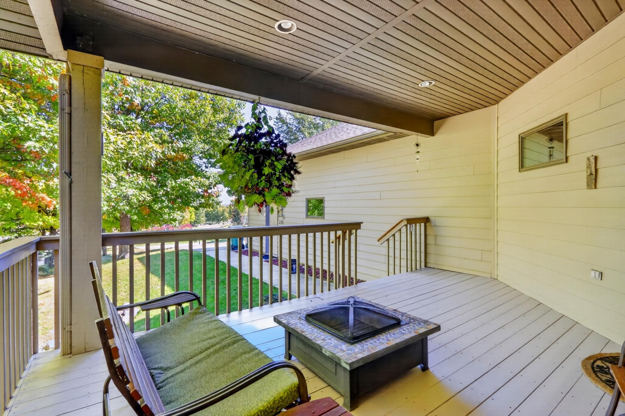 2004 single family home for sale at 119 Eagle Drive in Coleraine, MN — 4 bed, 4 bath (photo 7 of 68)