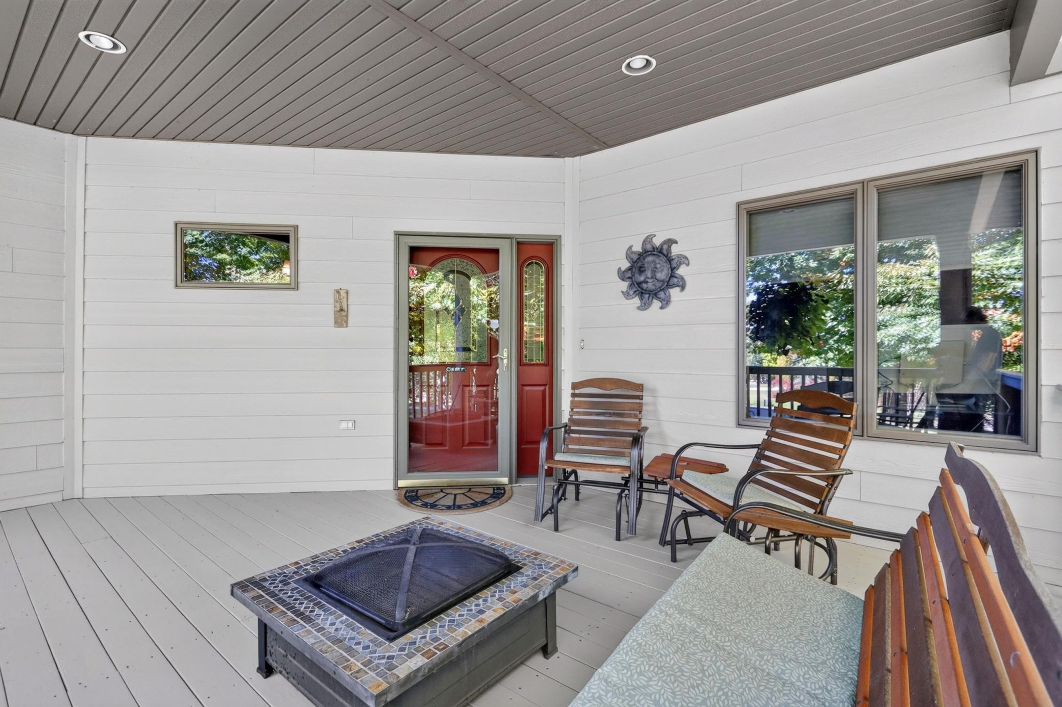 2004 single family home for sale at 119 Eagle Drive in Coleraine, MN — 4 bed, 4 bath (photo 8 of 68)
