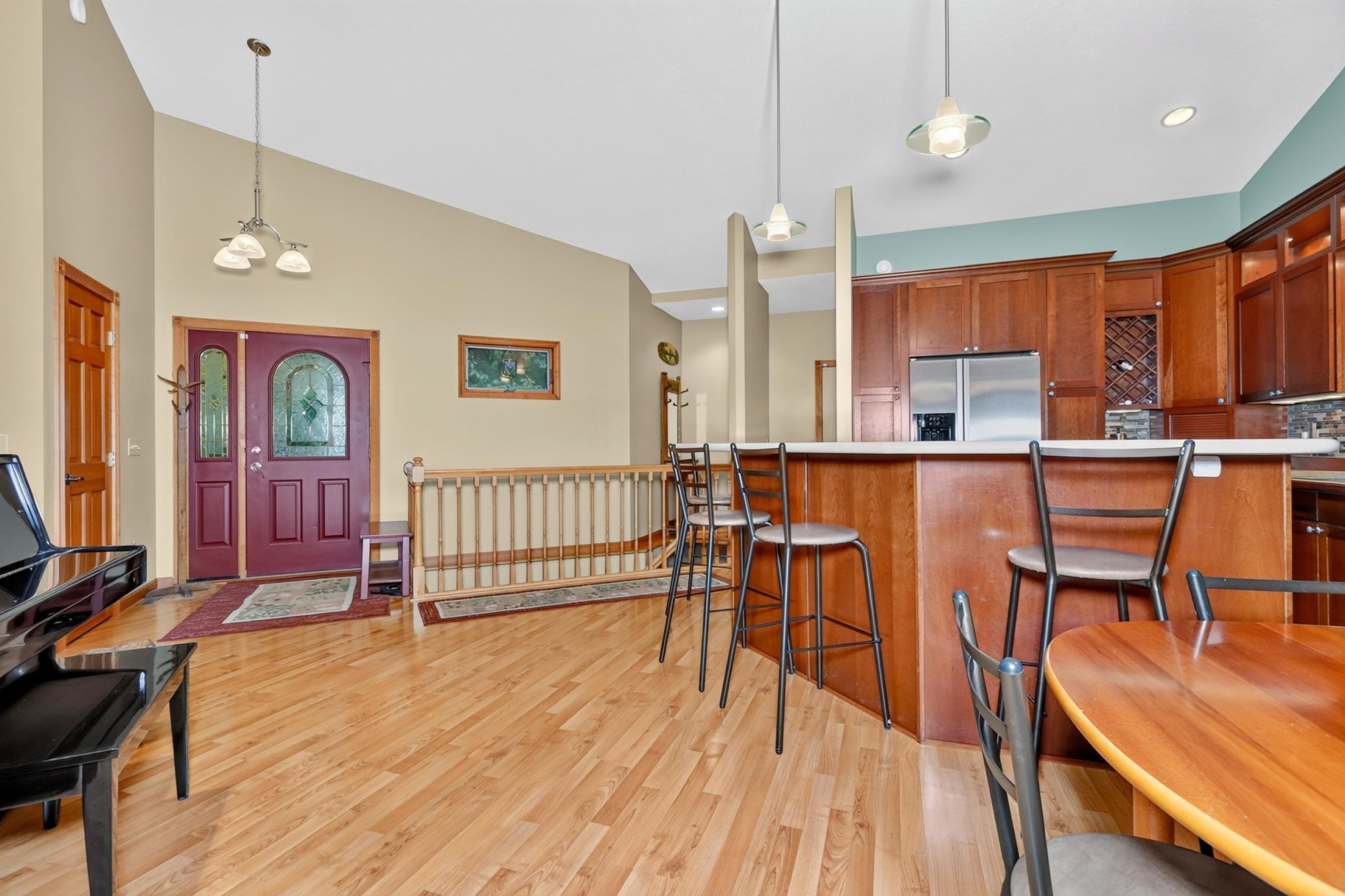 2004 single family home for sale at 119 Eagle Drive in Coleraine, MN — 4 bed, 4 bath (photo 9 of 68)