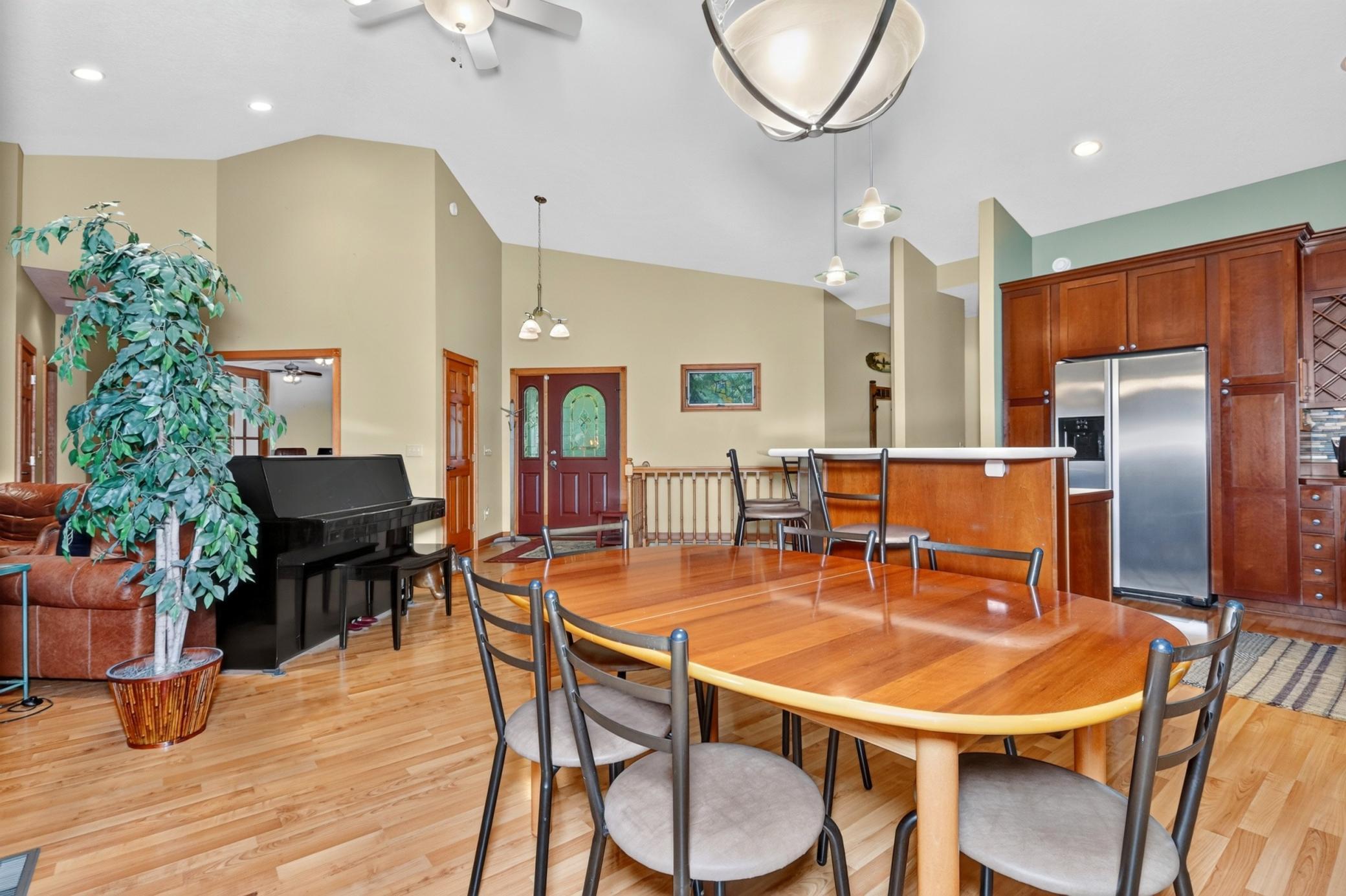 2004 single family home for sale at 119 Eagle Drive in Coleraine, MN — 4 bed, 4 bath (photo 10 of 68)