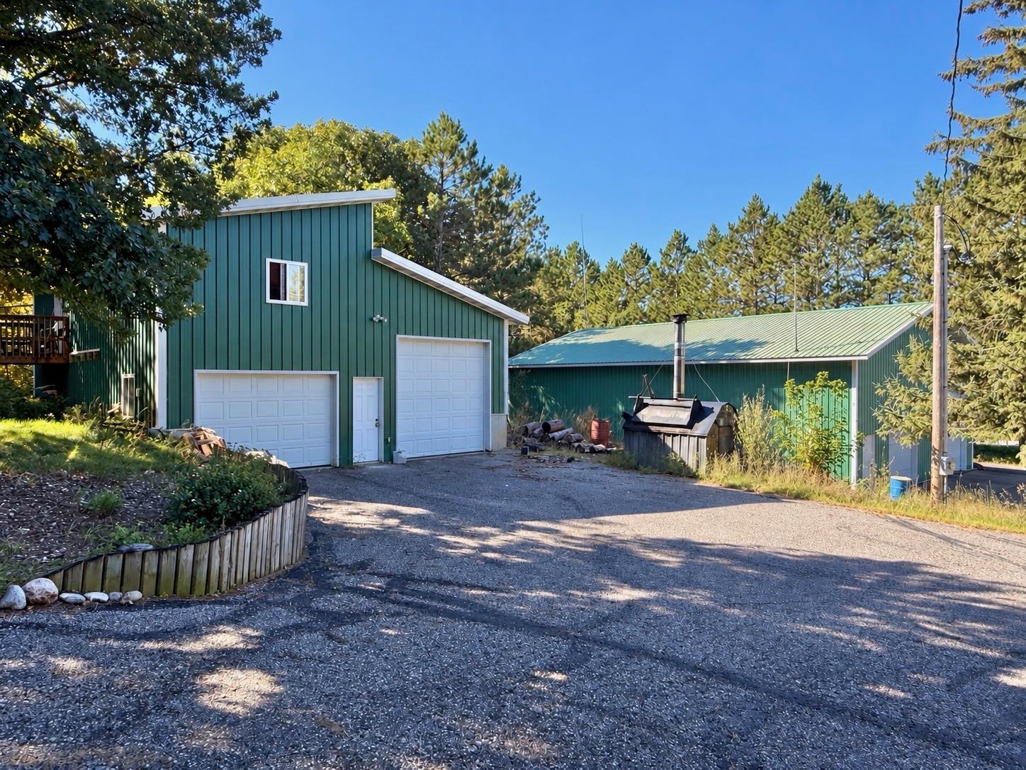 1976 single family home for sale at 17945 330th Avenue in Detroit Lakes, MN — 4 bed, 4 bath (photo 4 of 5)