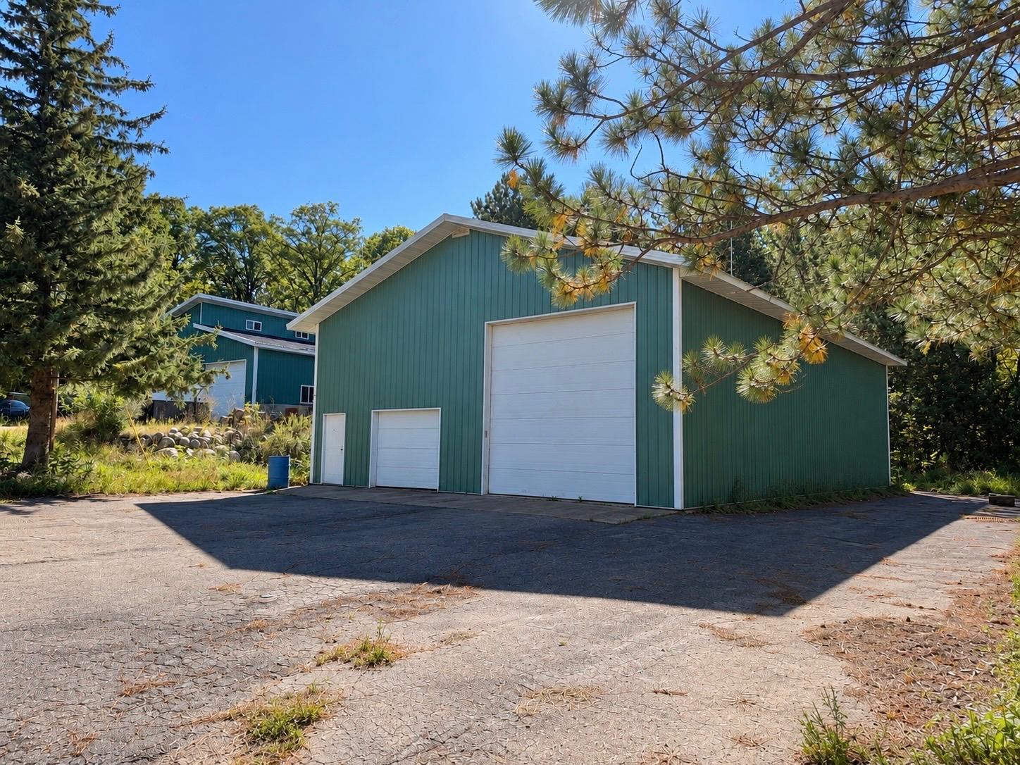 1976 single family home for sale at 17945 330th Avenue in Detroit Lakes, MN — 4 bed, 4 bath (photo 5 of 5)