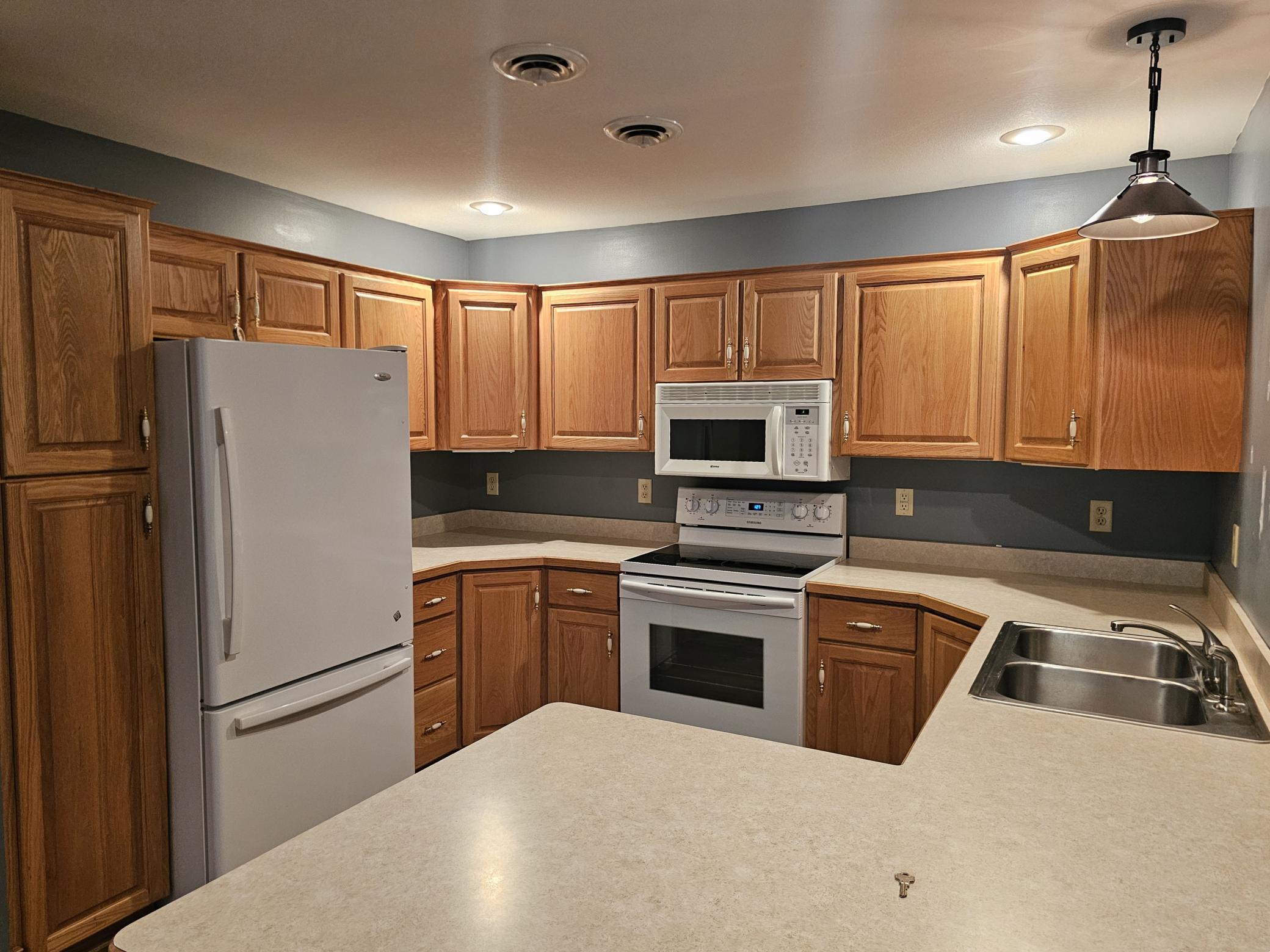 2001 townhouse for sale at 23965 Cuyuna Greens Drive in Deerwood, MN — 2 bed, 3 bath (photo 5 of 21)