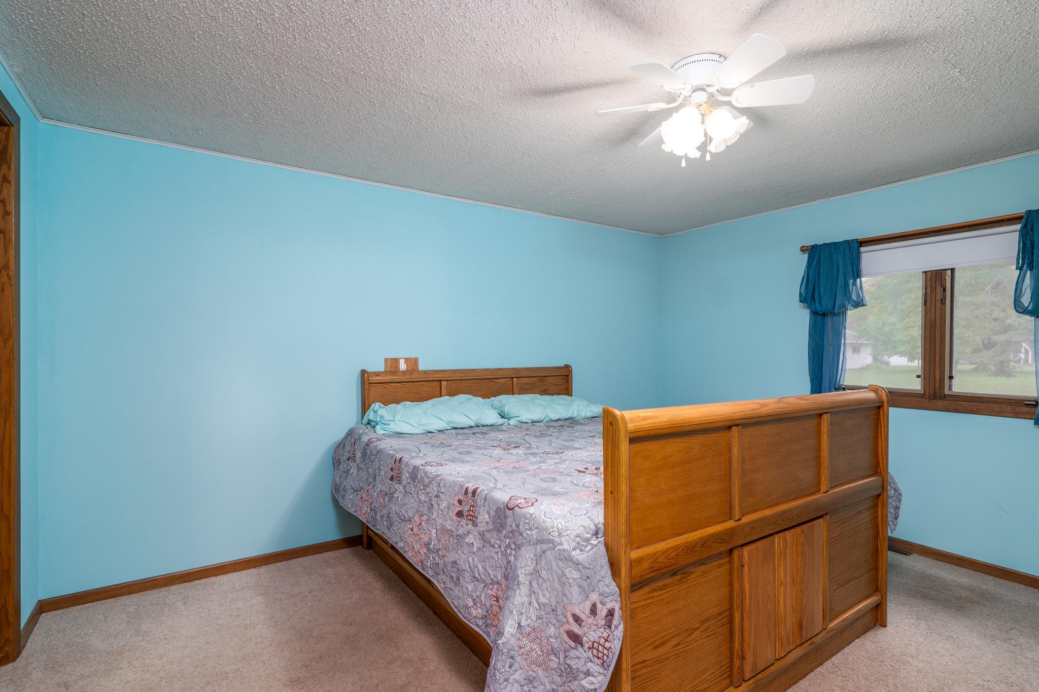 1930 single family home for sale at 402 Toupin Street in Oklee, MN — 2 bed, 2 bath (photo 15 of 47)