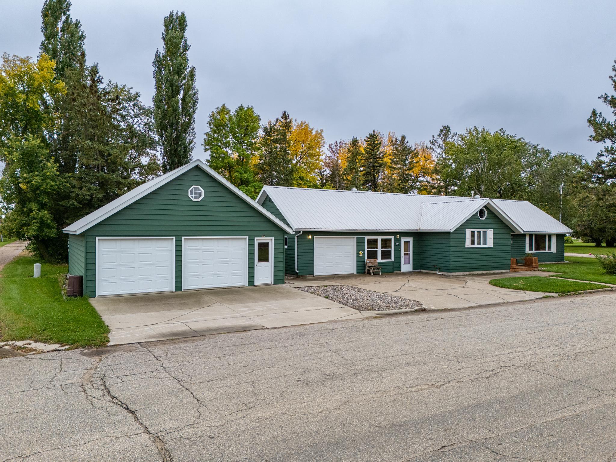 1930 single family home for sale at 402 Toupin Street in Oklee, MN — 2 bed, 2 bath (photo 21 of 47)