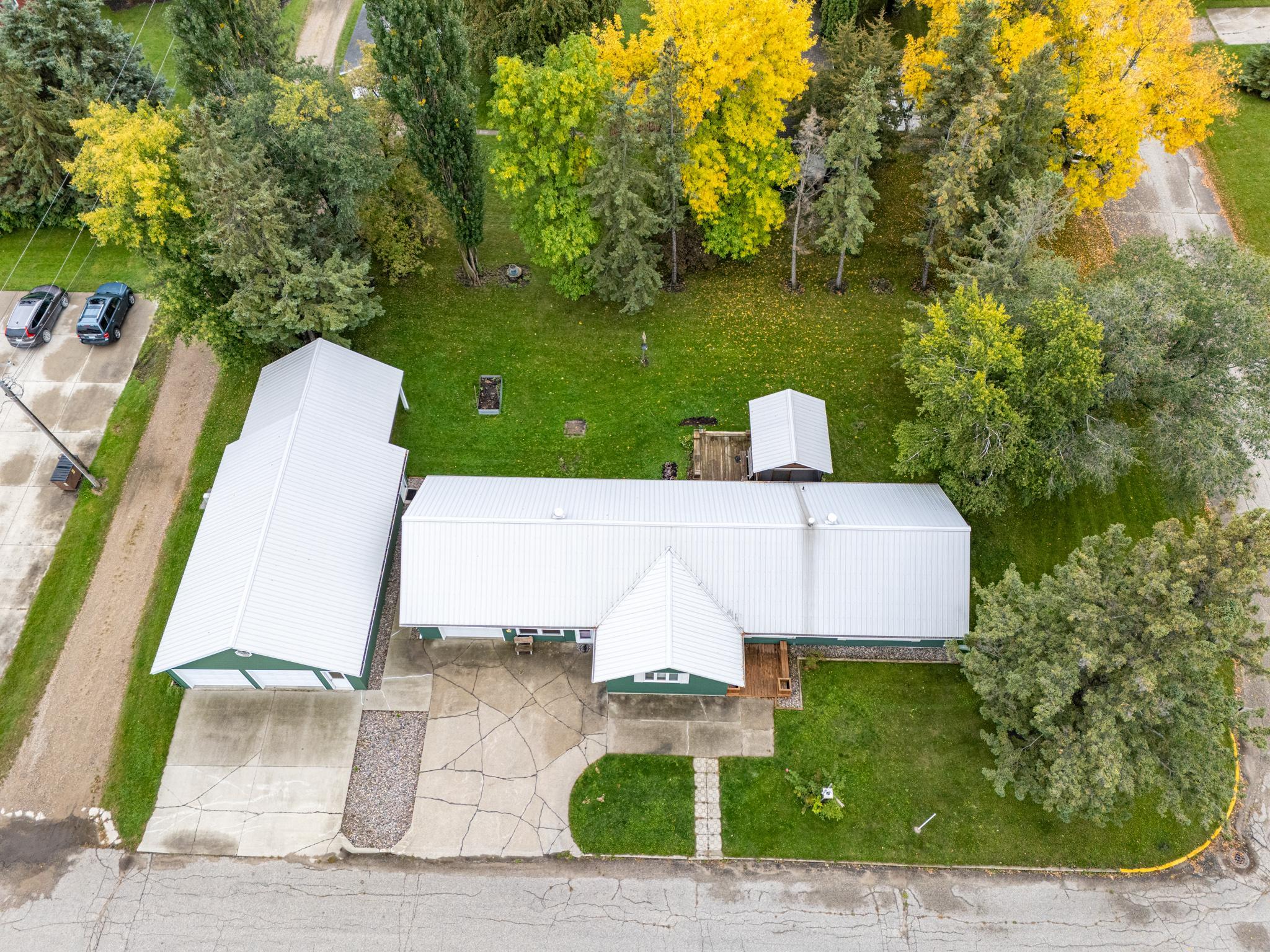 1930 single family home for sale at 402 Toupin Street in Oklee, MN — 2 bed, 2 bath (photo 23 of 47)