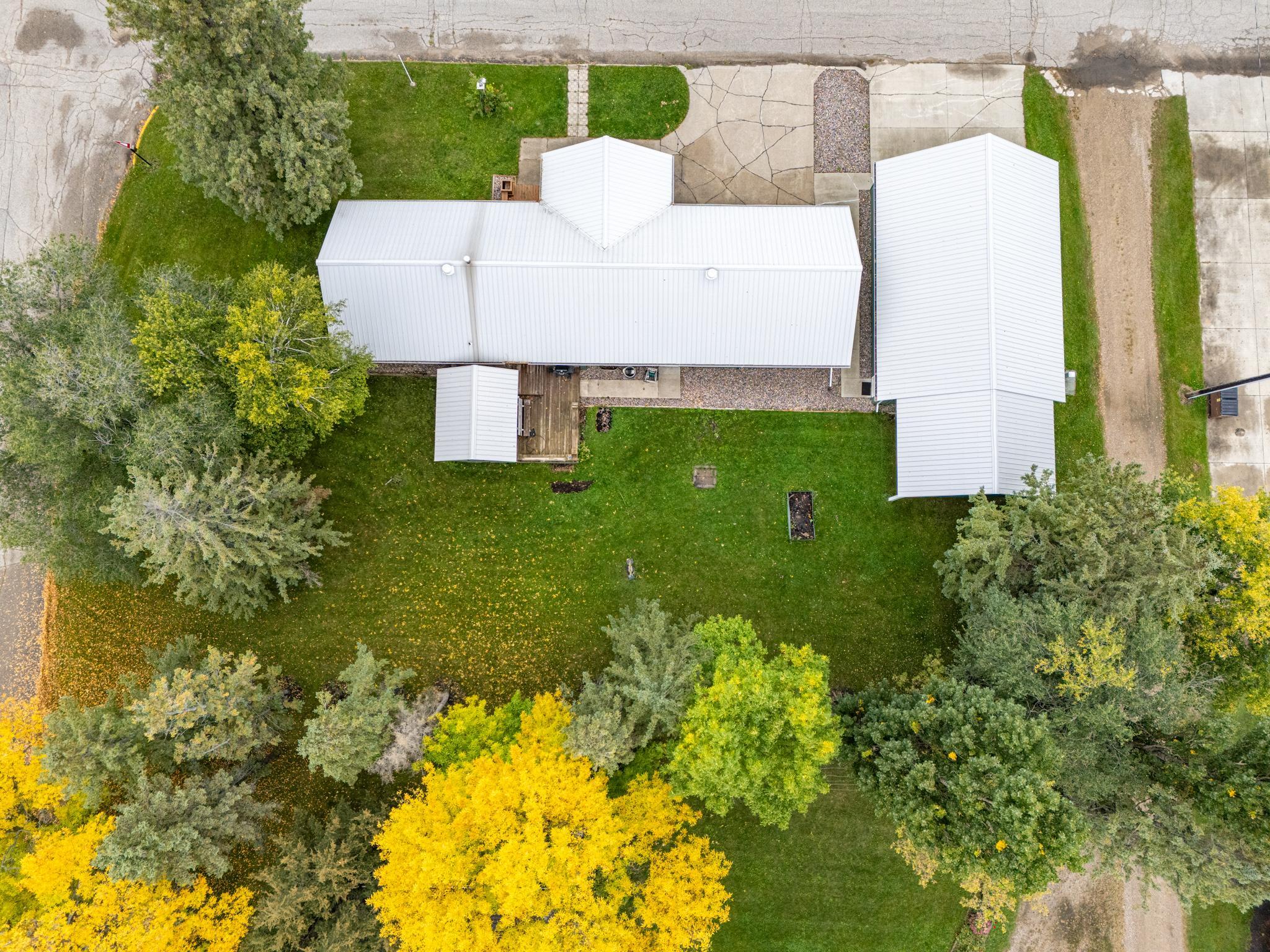 1930 single family home for sale at 402 Toupin Street in Oklee, MN — 2 bed, 2 bath (photo 24 of 47)