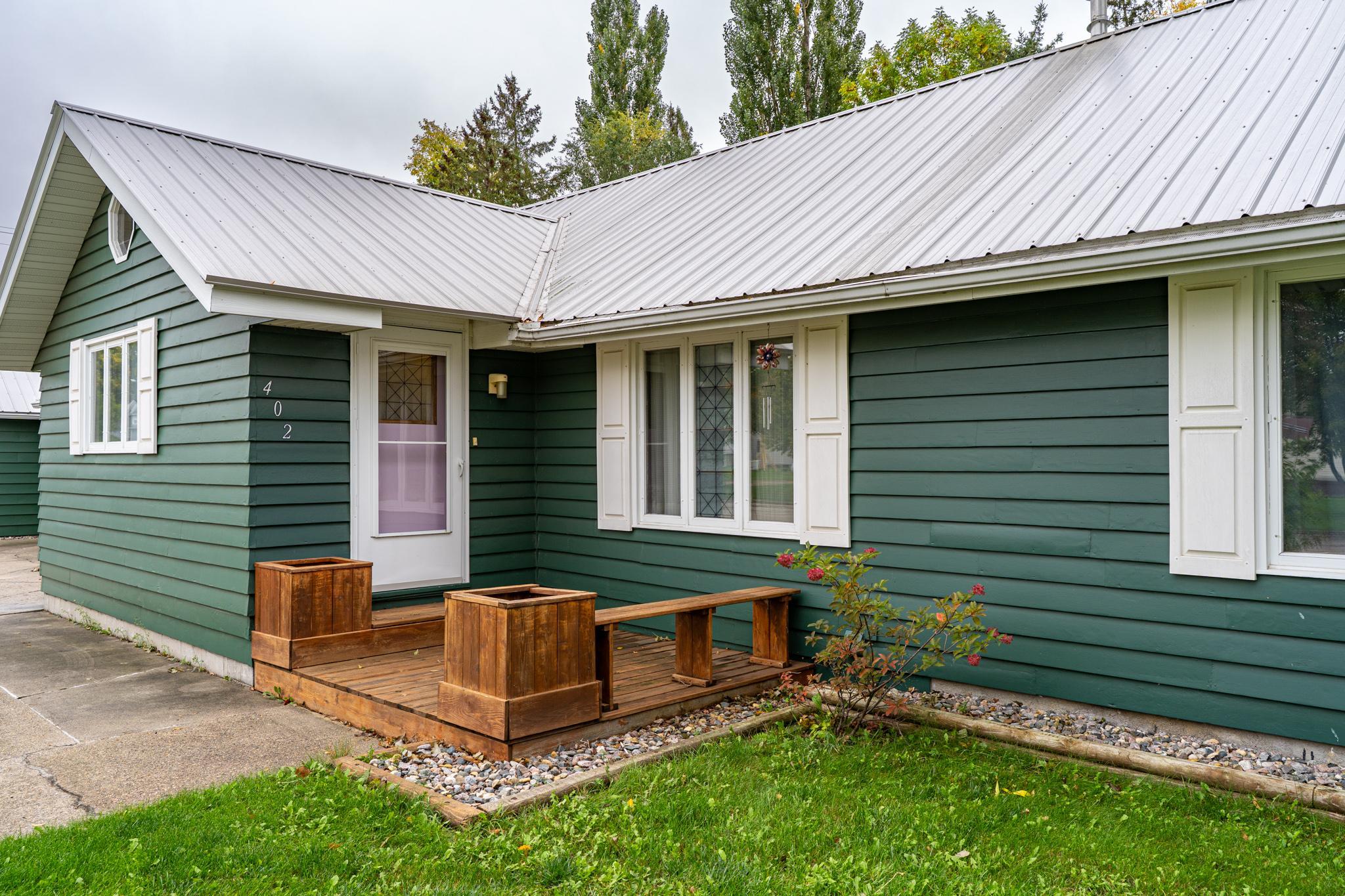 1930 single family home for sale at 402 Toupin Street in Oklee, MN — 2 bed, 2 bath (photo 32 of 47)