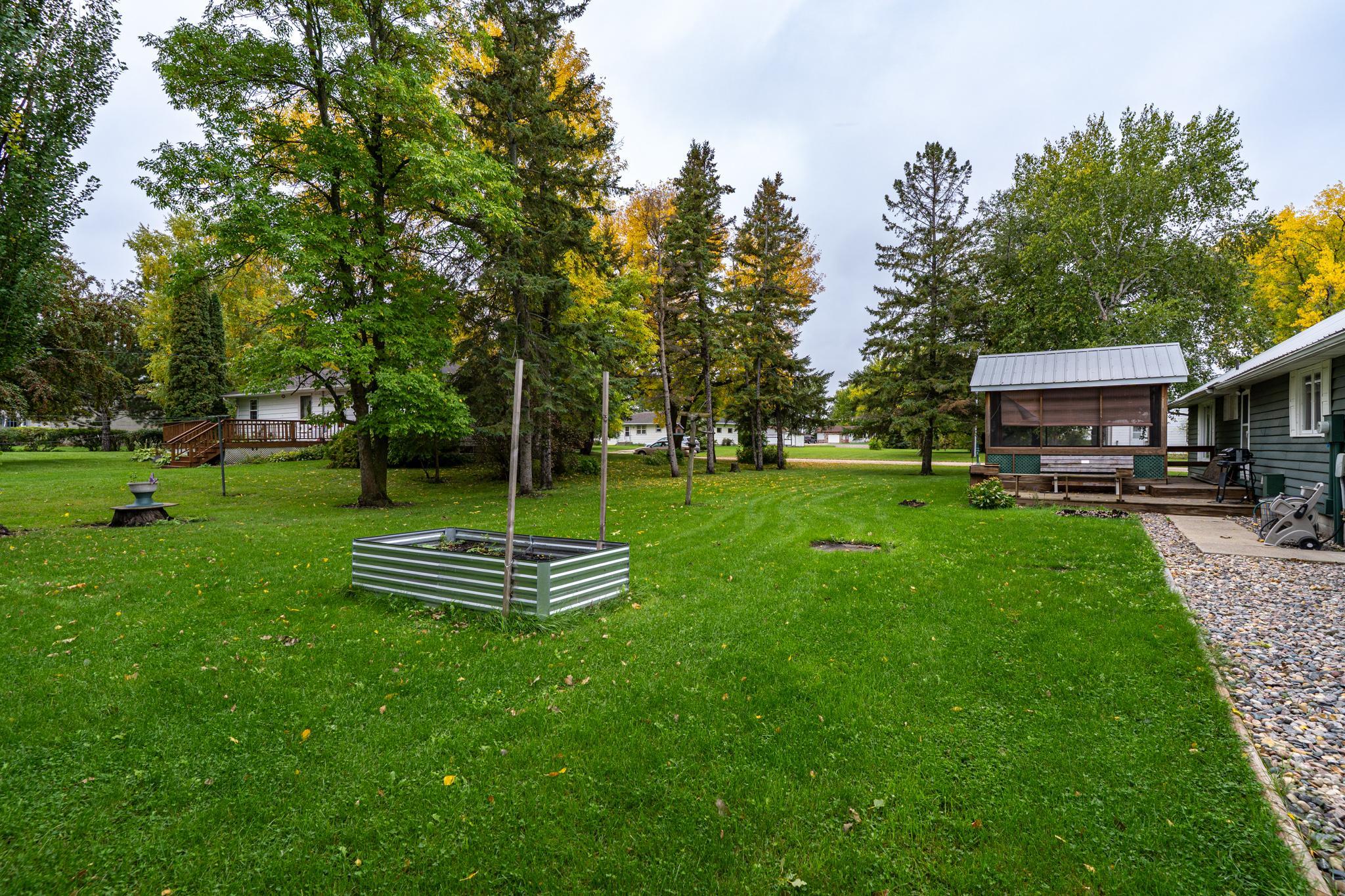 1930 single family home for sale at 402 Toupin Street in Oklee, MN — 2 bed, 2 bath (photo 36 of 47)