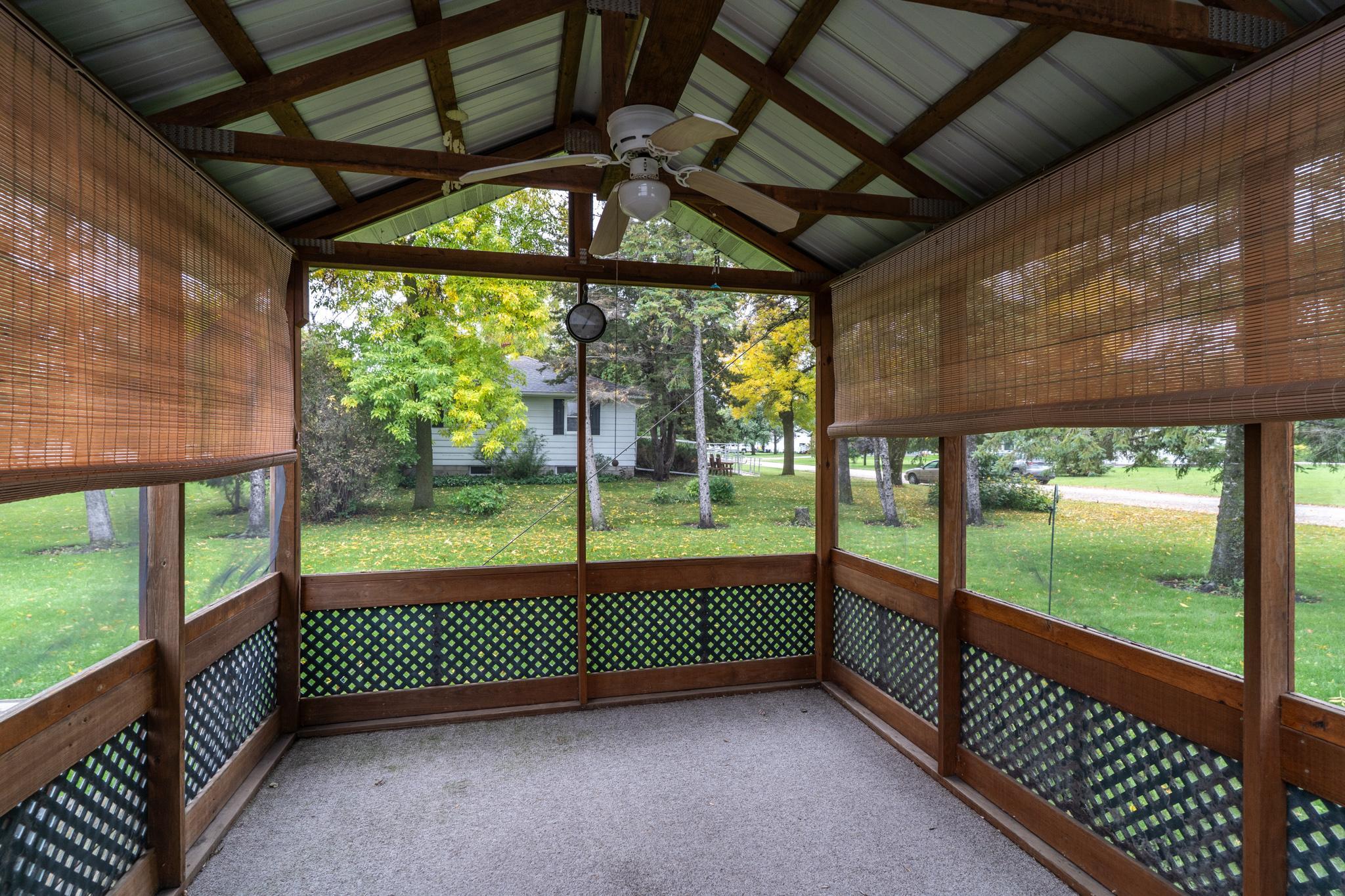 1930 single family home for sale at 402 Toupin Street in Oklee, MN — 2 bed, 2 bath (photo 37 of 47)