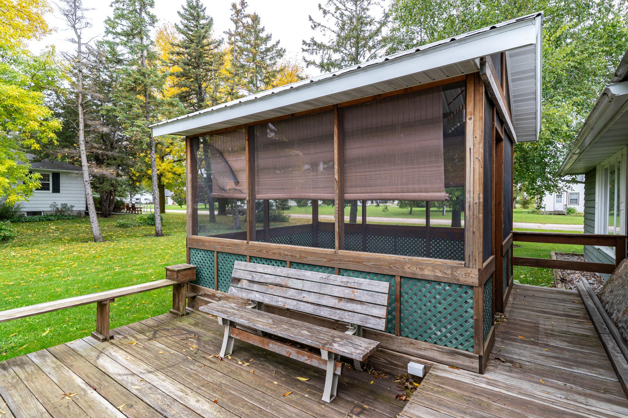 1930 single family home for sale at 402 Toupin Street in Oklee, MN — 2 bed, 2 bath (photo 38 of 47)