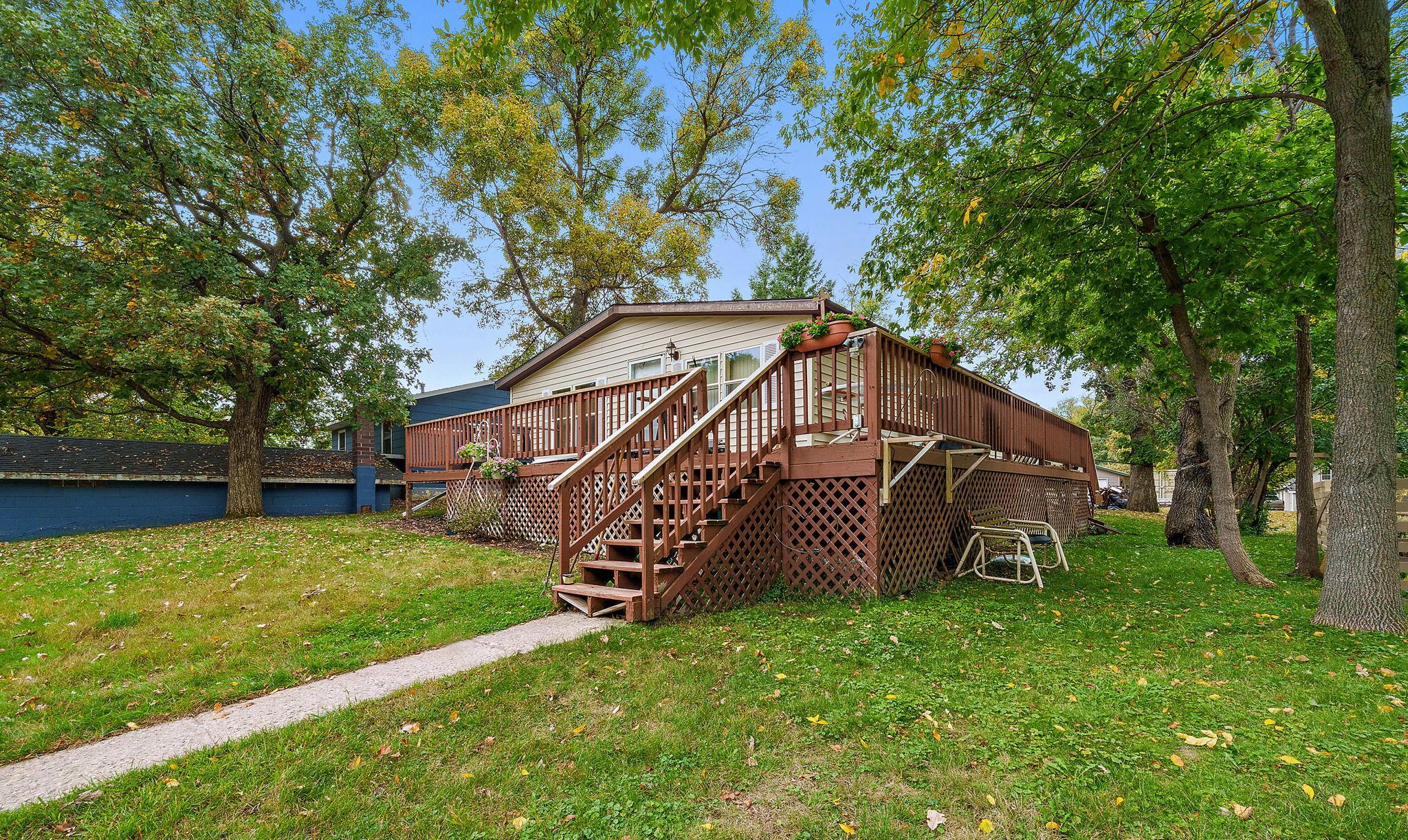 1994 single family home for sale at 612 Temple Street in Alexandria, MN — 2 bed, 1 bath (photo 2 of 16)