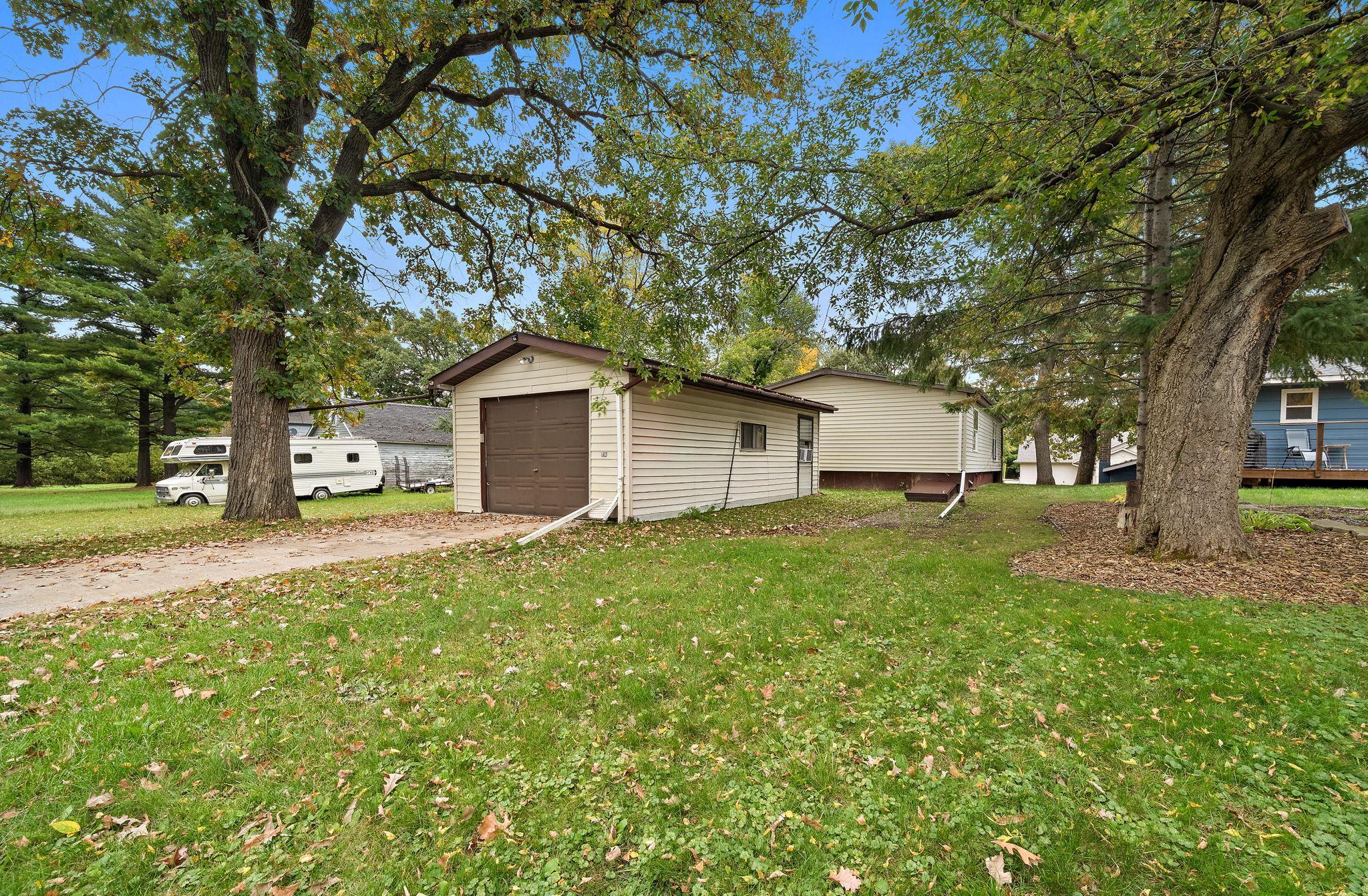 1994 single family home for sale at 612 Temple Street in Alexandria, MN — 2 bed, 1 bath (photo 13 of 16)