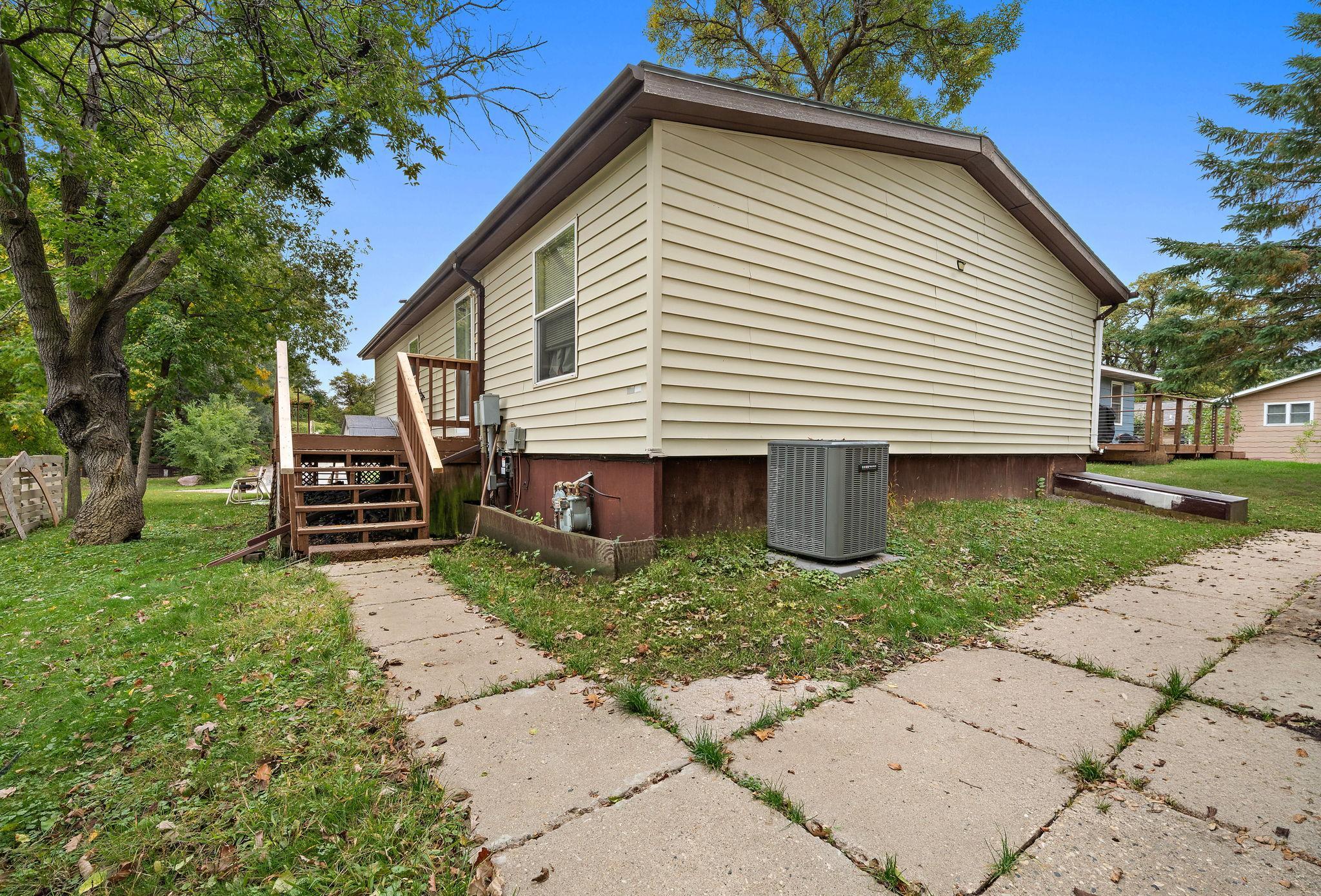 1994 single family home for sale at 612 Temple Street in Alexandria, MN — 2 bed, 1 bath (photo 15 of 16)
