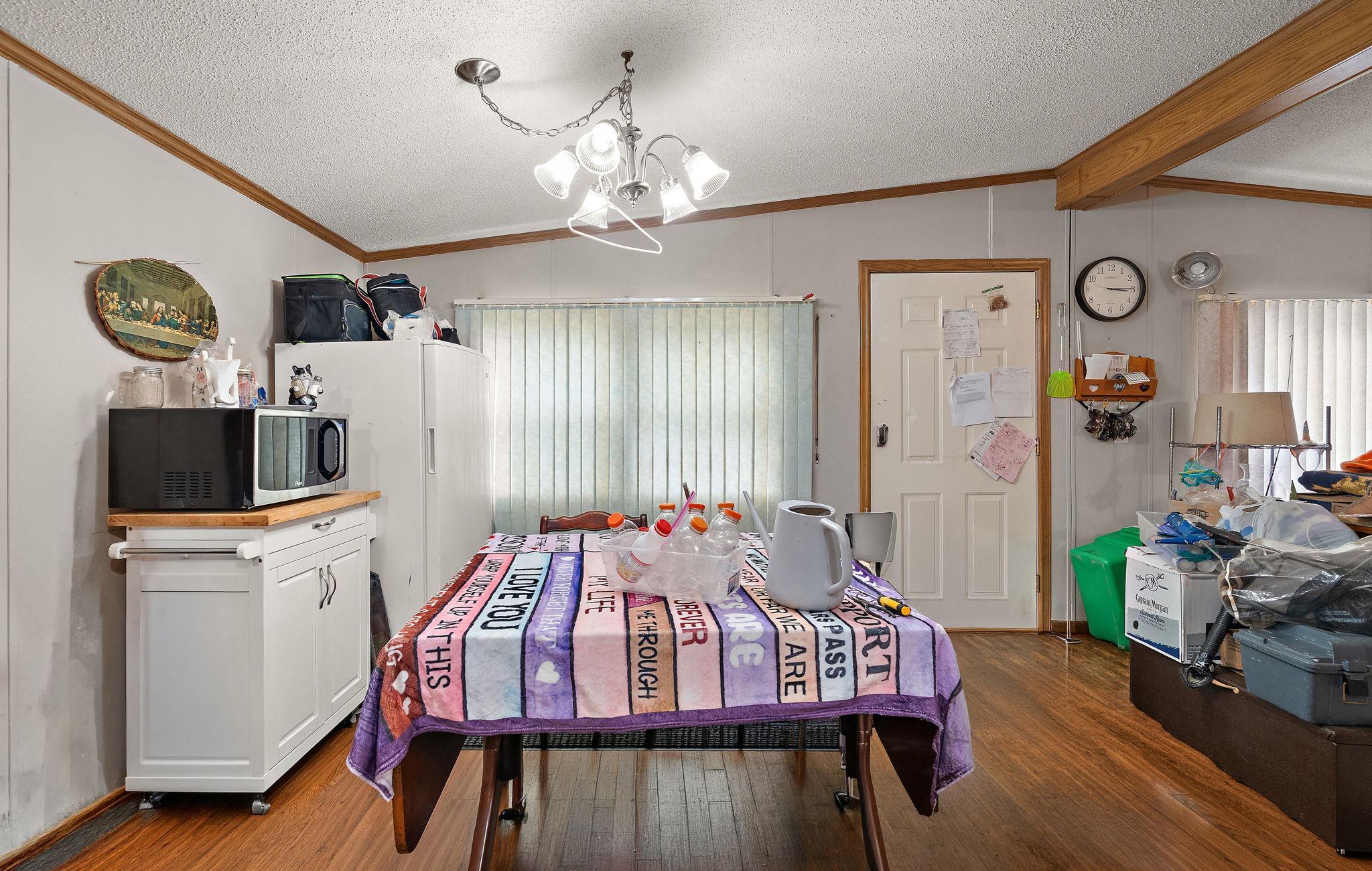 1994 single family home for sale at 612 Temple Street in Alexandria, MN — 2 bed, 1 bath (photo 4 of 16)
