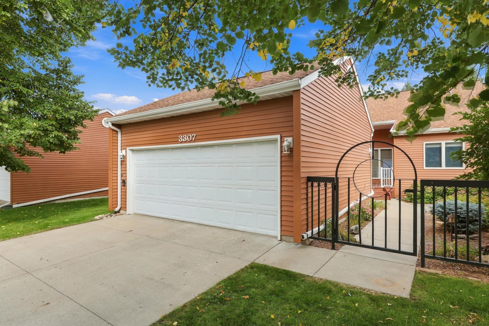 3307 W Prairiewood Drive S, Fargo, ND