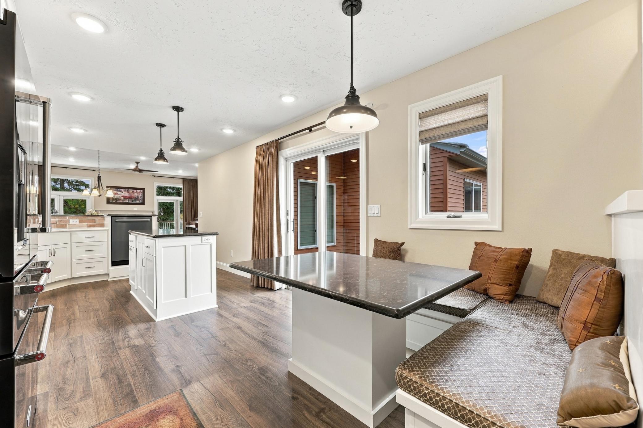 1984 townhouse for sale at 3307 W Prairiewood Drive S in Fargo, ND — 3 bed, 3 bath (photo 11 of 50)