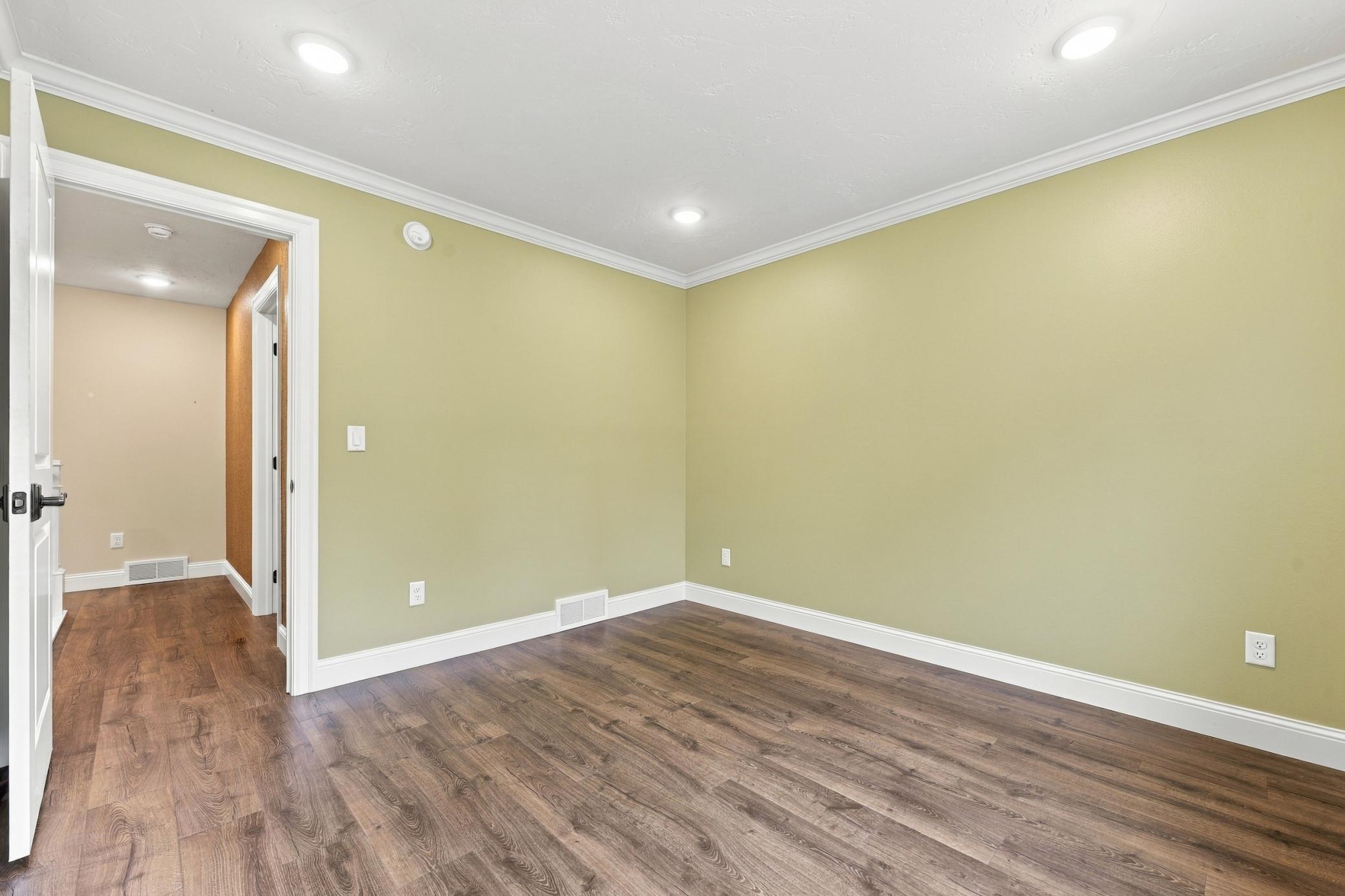 1984 townhouse for sale at 3307 W Prairiewood Drive S in Fargo, ND — 3 bed, 3 bath (photo 21 of 50)