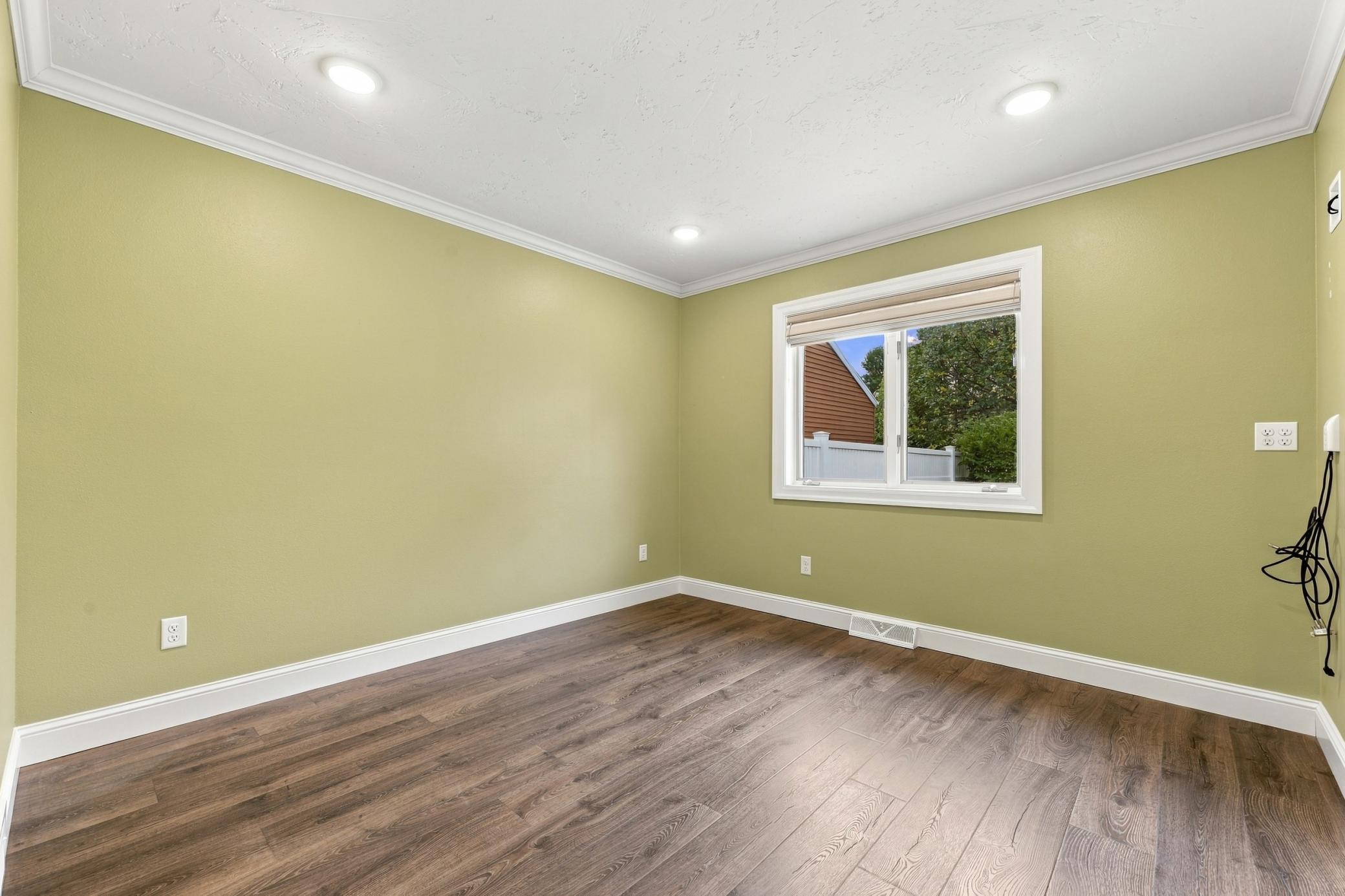 1984 townhouse for sale at 3307 W Prairiewood Drive S in Fargo, ND — 3 bed, 3 bath (photo 22 of 50)